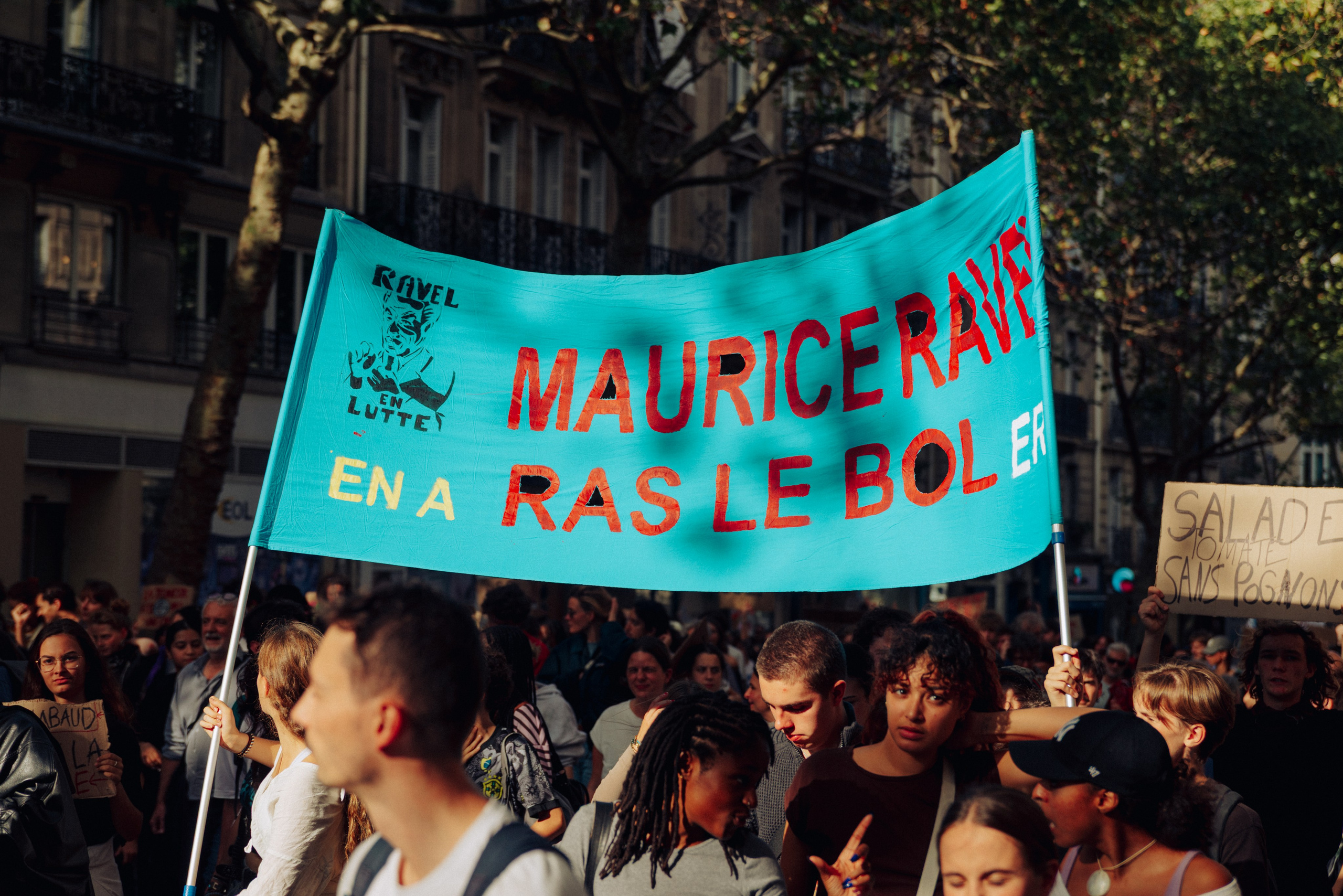 Manifestation du 13 octobre 2026 à Paris. Семейный и детский фотограф на Лазурном Берегу