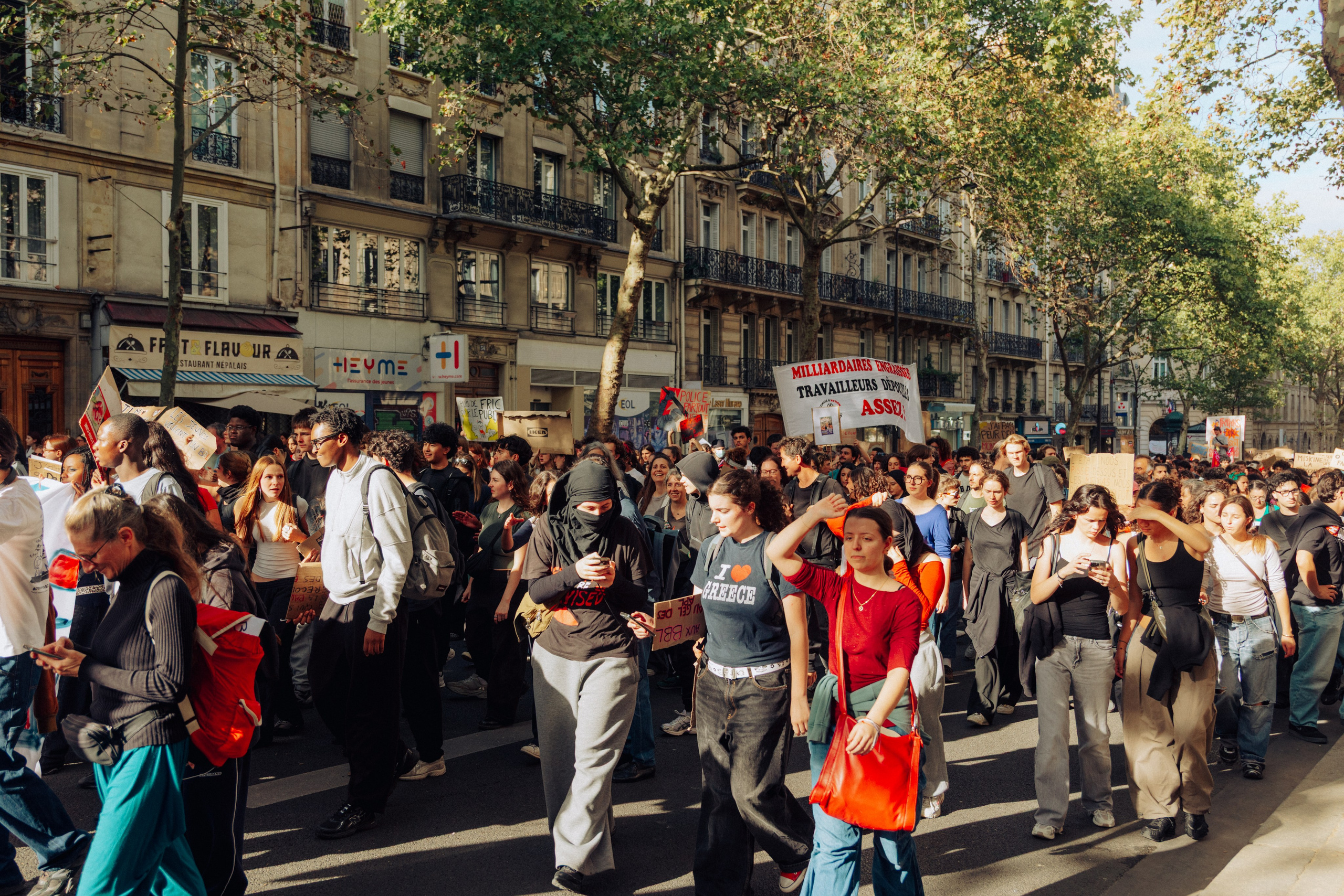 Manifestation du 13 octobre 2026 à Paris. Семейный и детский фотограф на Лазурном Берегу