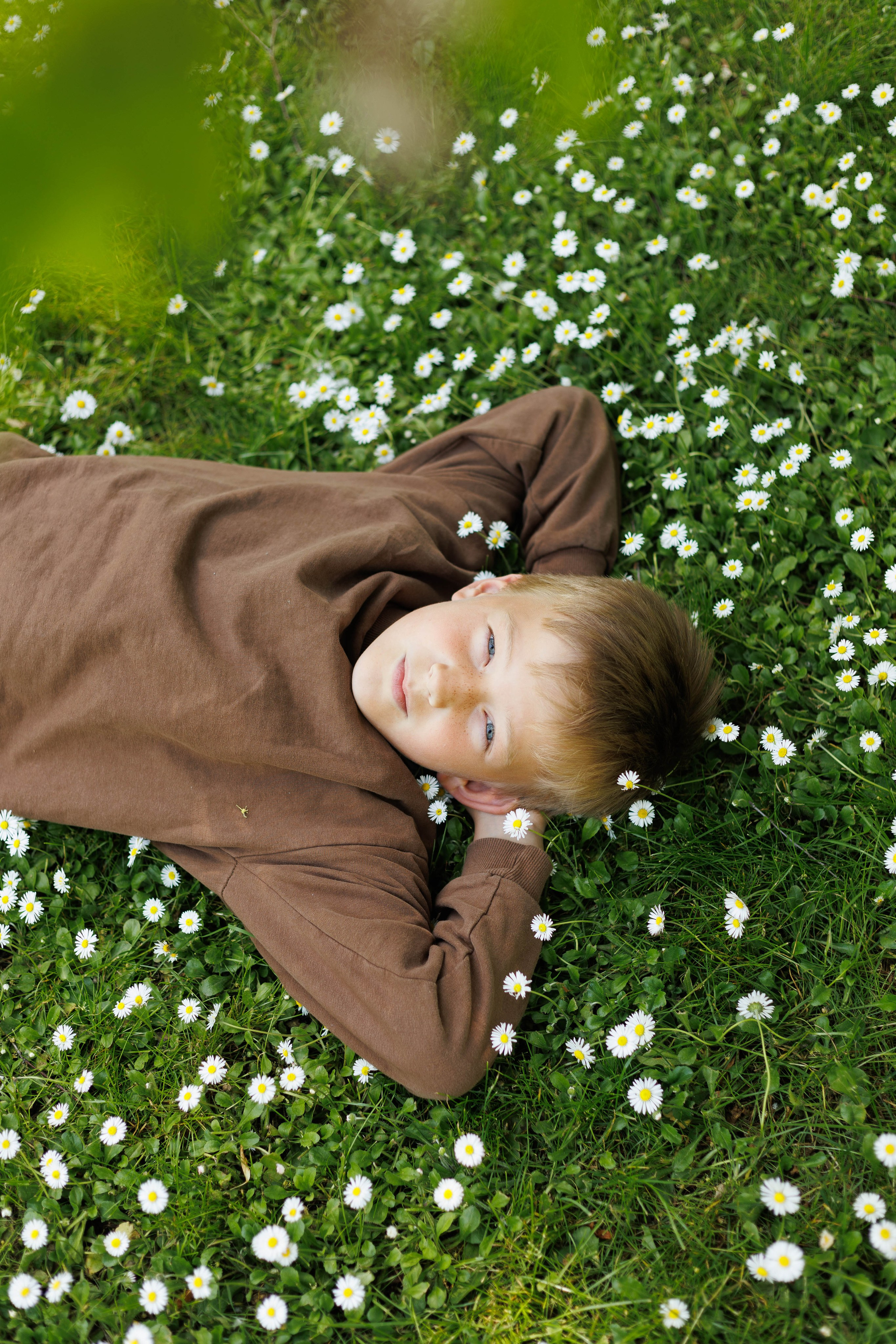Family walking in the park. Family photographer in Vilnuis Svetlana Naumova