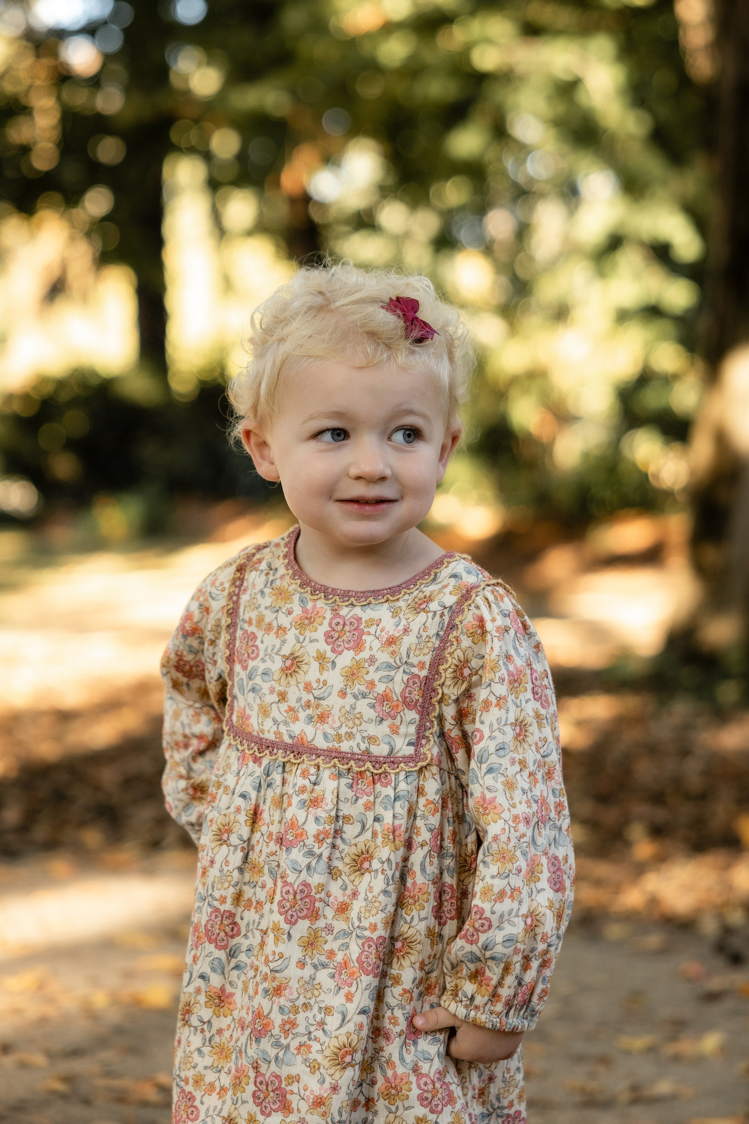 Autumn Family photoshoot in Toulouse. Jardin des Plantes. Eugénie Smirnova — your photographer in Toulouse and southwest France