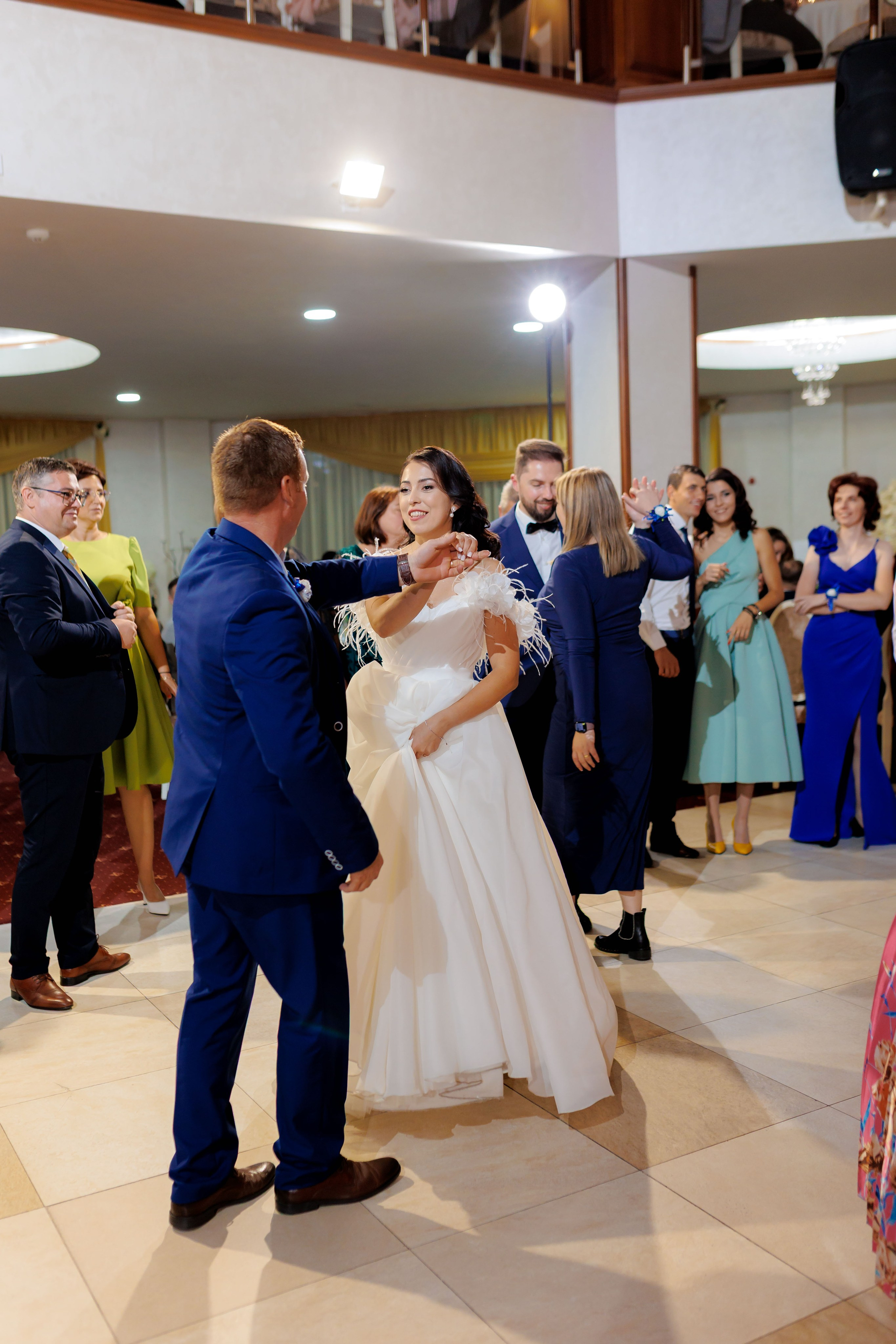 Loredana & Emilian – Ziua Nunții | Videografie - fotografie Botez Suceava, Iași, Botoșani. Servicii foto-video profesionale, pentru momente de neuitat