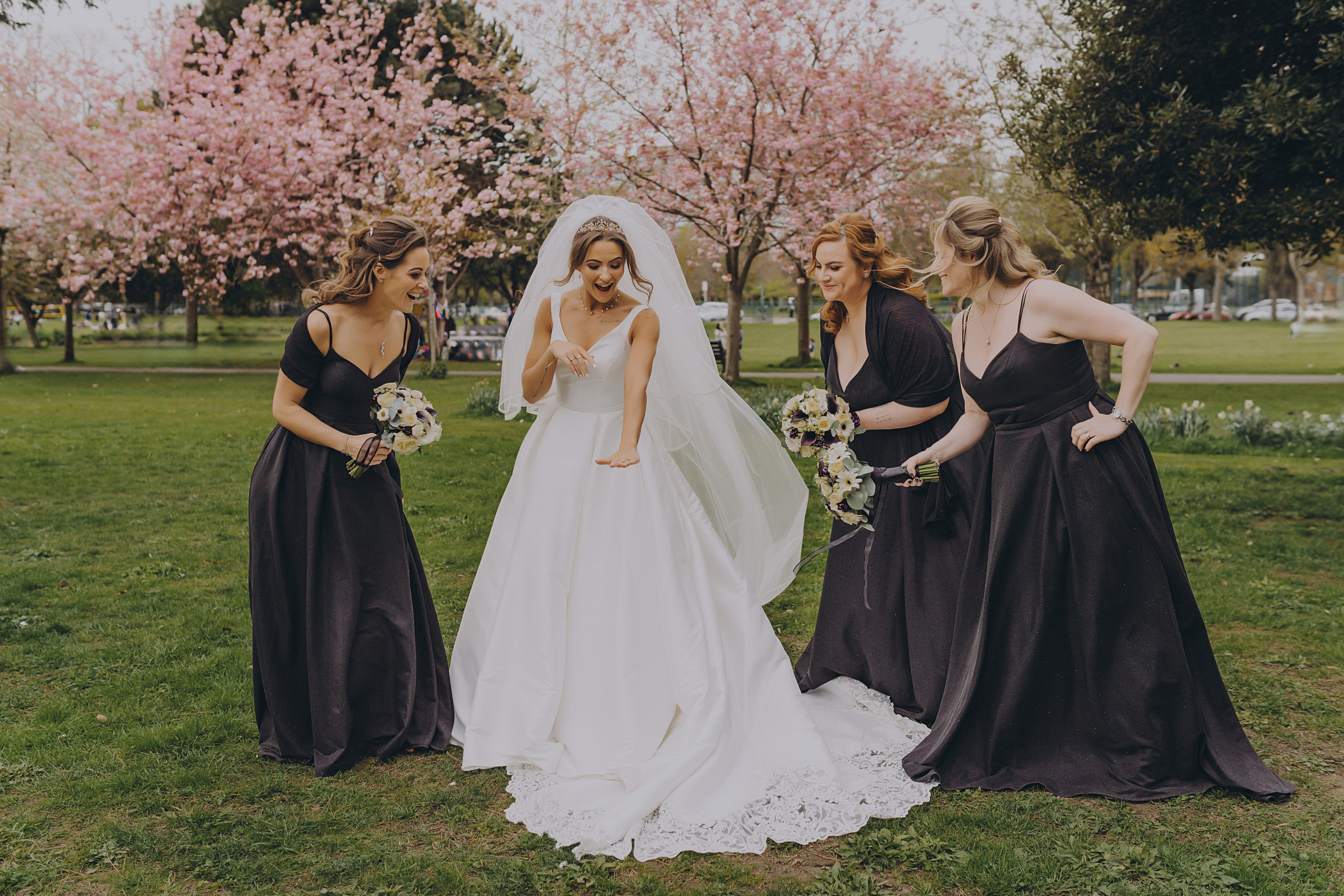 Megan & Oneias. Main