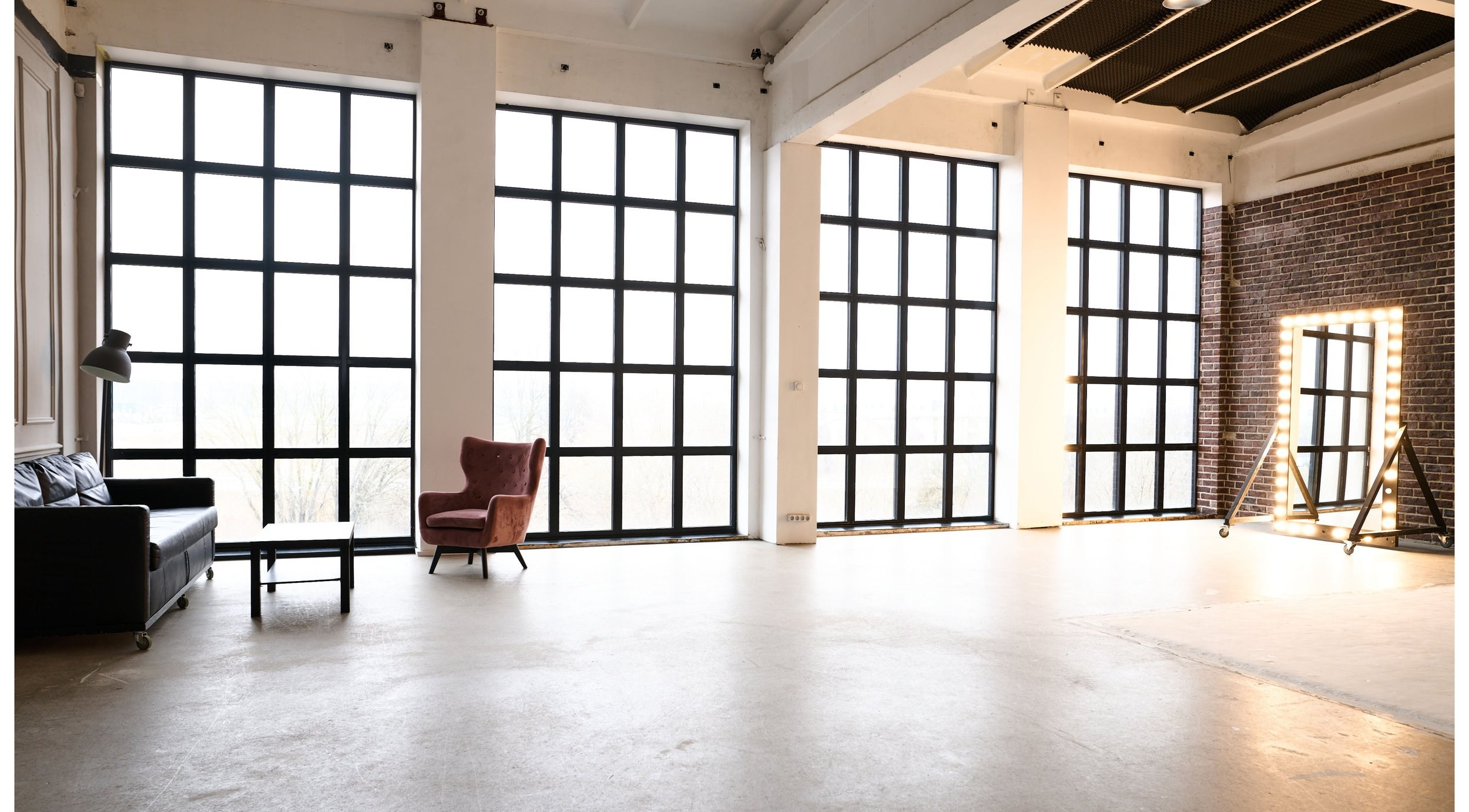 Nuomojamos Fotostudijos Vilniuje. Framed by Evelina | Vestuvių fotografė