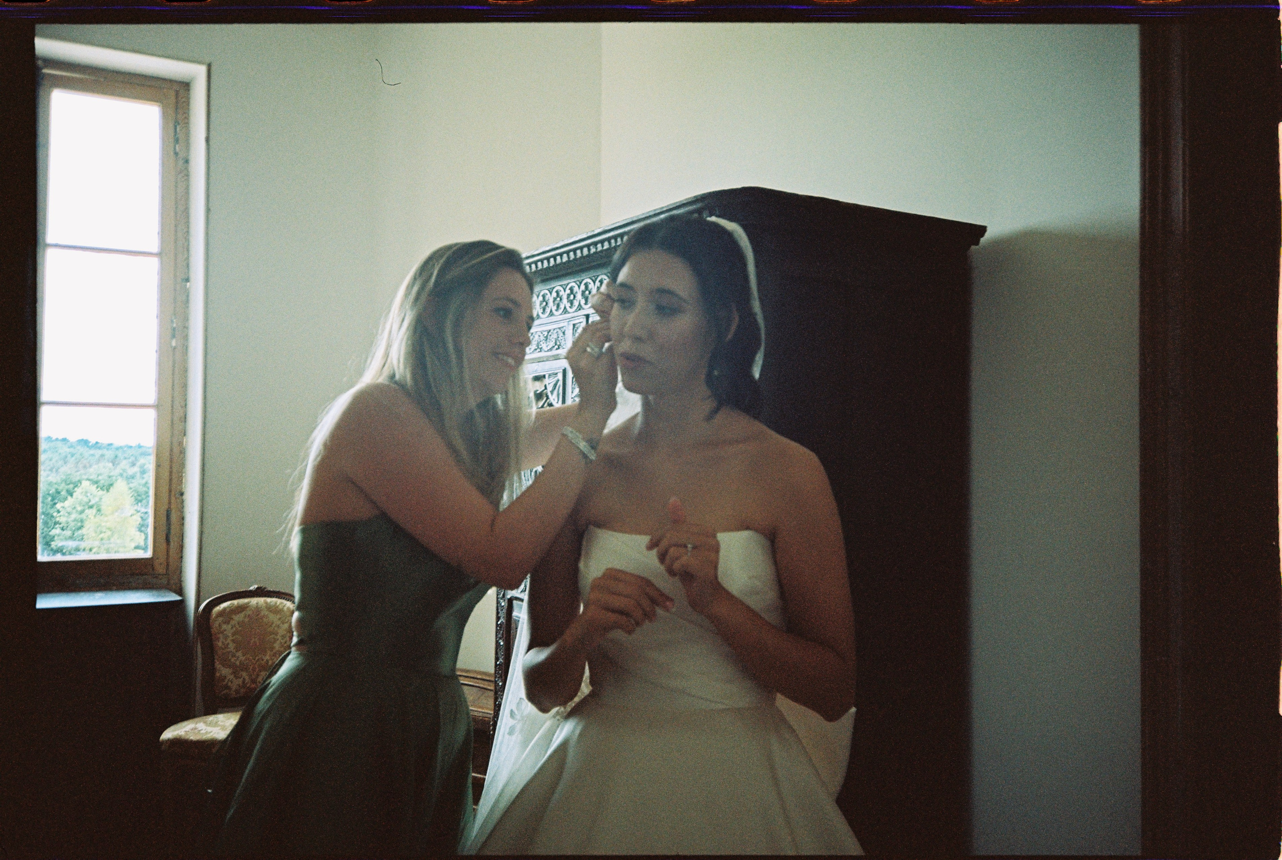 Wedding in a French Château | Destination Wedding Photography. Wedding photographer in Italy