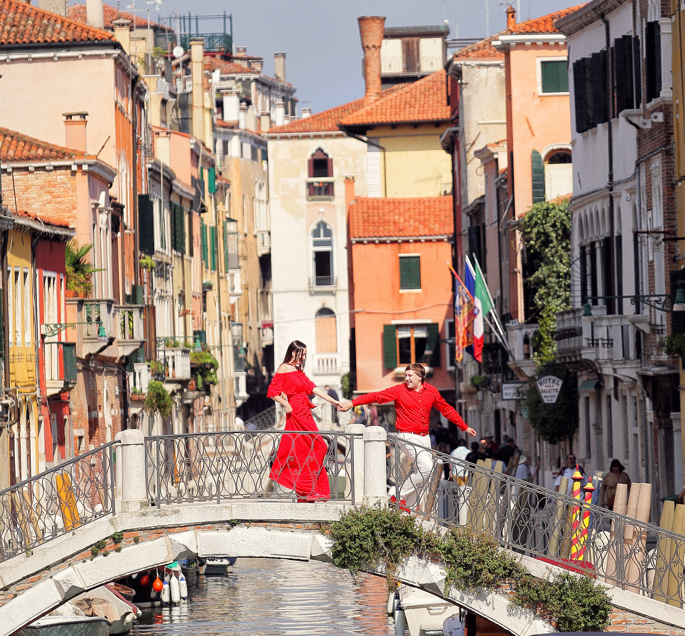 Historia de amor. Luxury wedding, portrait, family photographer over Europe