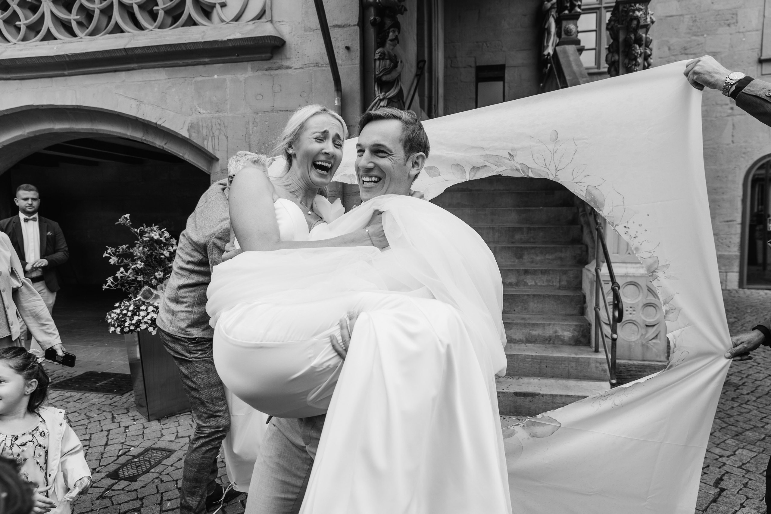 Svetlana and Yann. Hochzeitsgeschichten – Professionelle Hochzeitsfotografie & Videografie in Deutschland, Italien, Spanien und ganz Europa