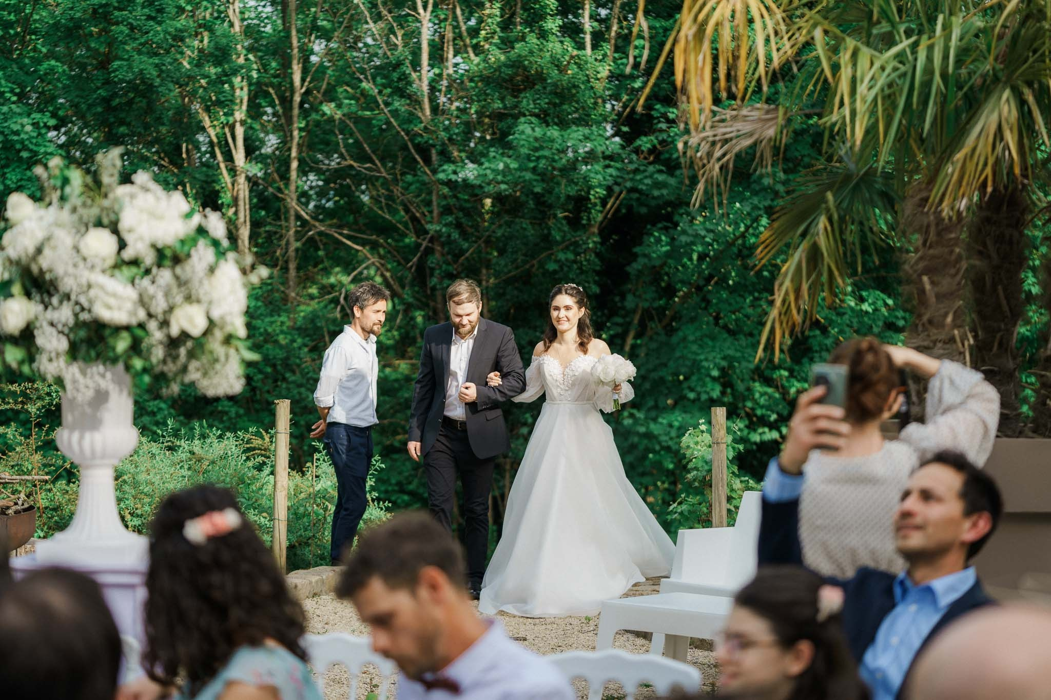 K& F, destination wedding photographer in L’Orangerie de l’Orée du Bois, France