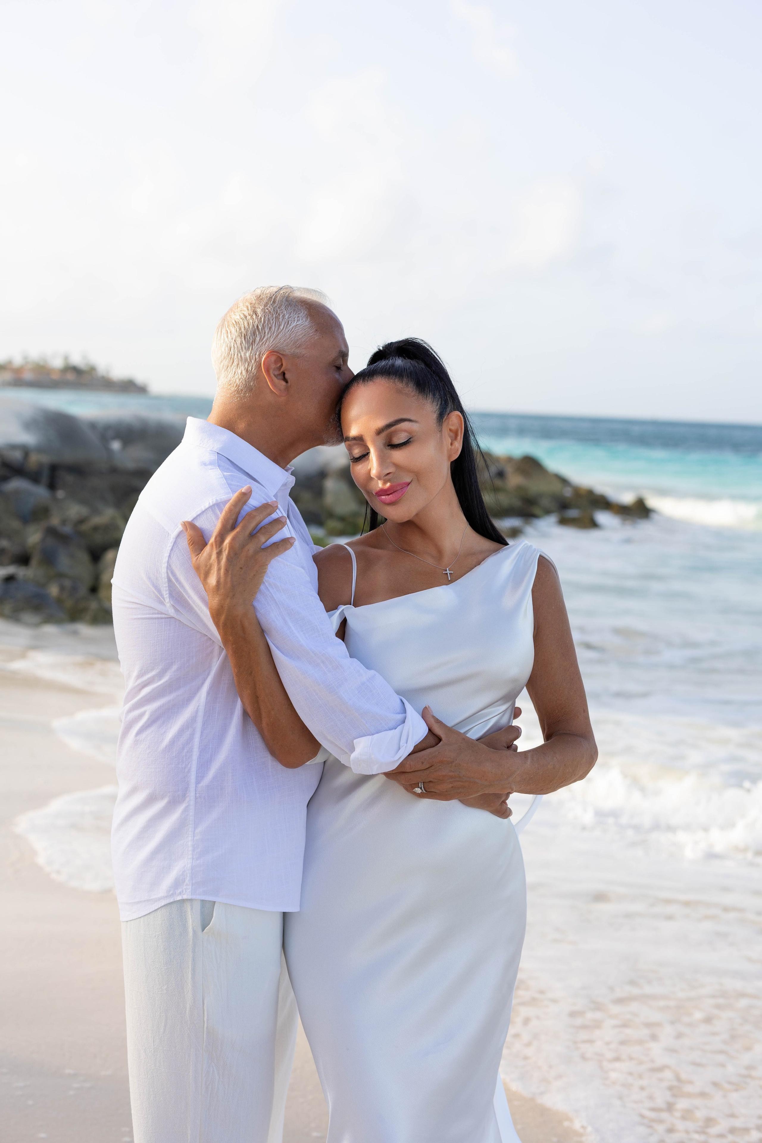 Elopement and Wedding. Lifestyle Photographer