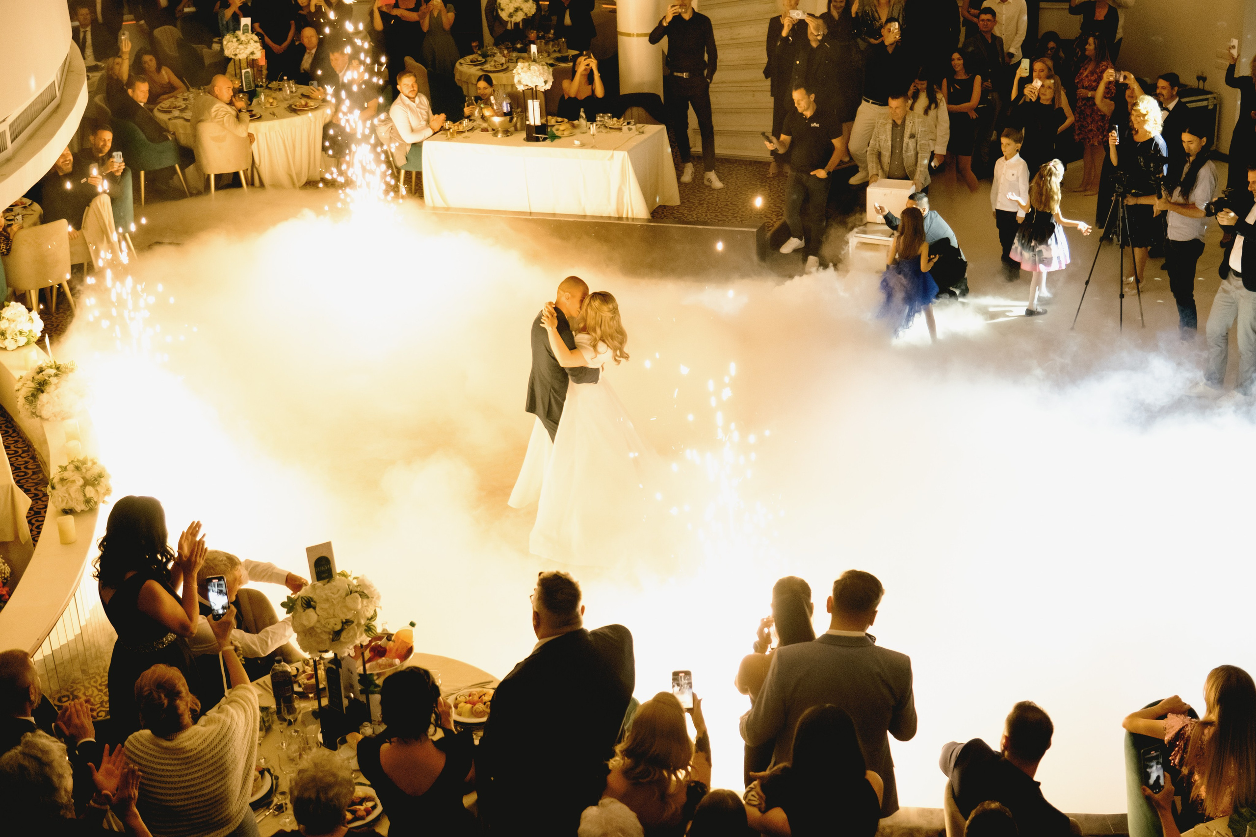 Bianca & Mihnea Pitesti. MDimaFotoStudio. Fotograf de nuntă, evenimente private și de familie