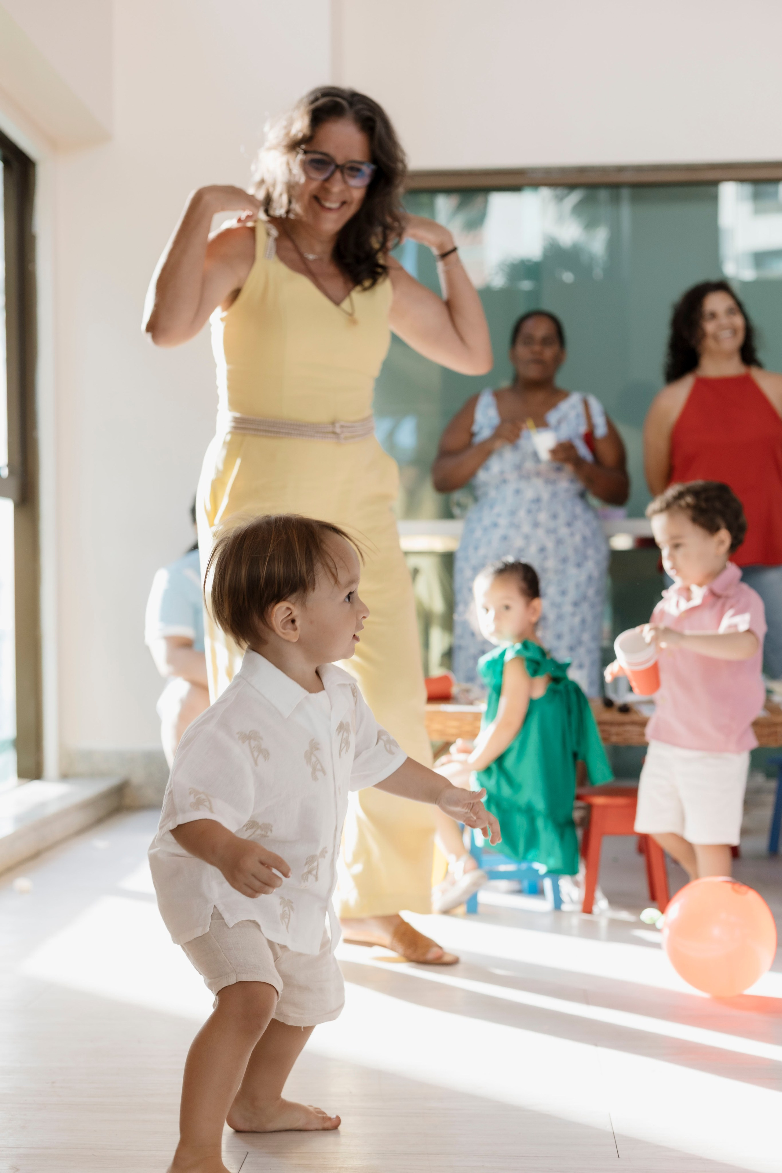 Festa infantil com movimento e espontaneidade
