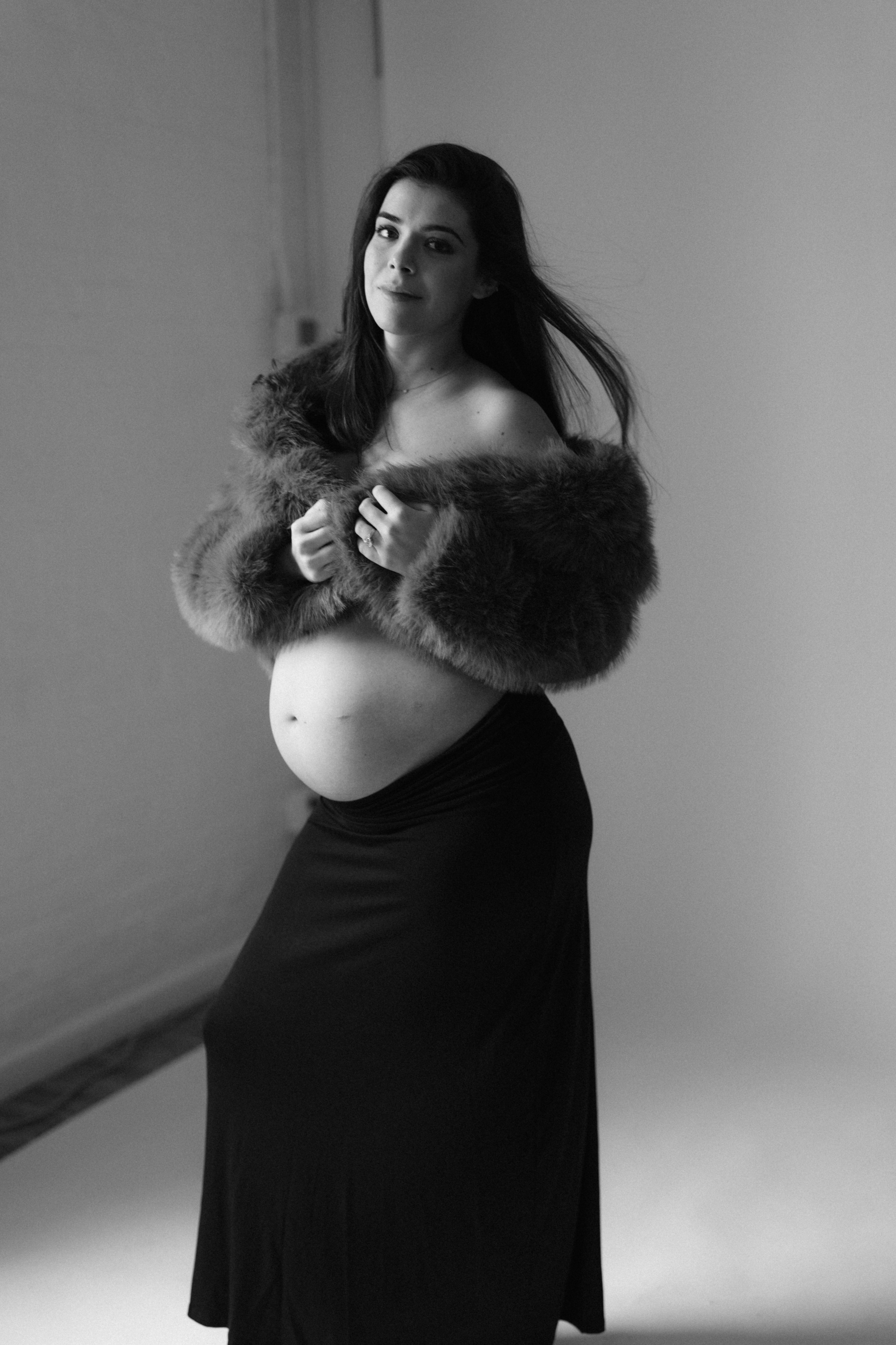 Nicole. Modern maternity photographer in Long Island New York
