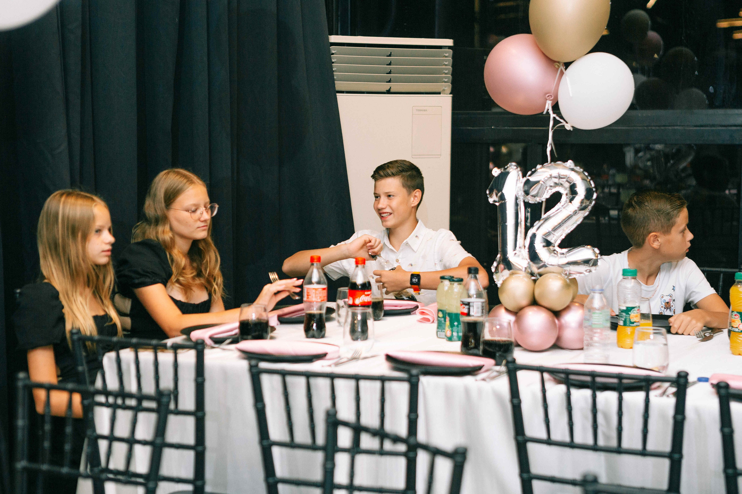 PARTY WITH FRIENDS. Https://shi-photo.com/