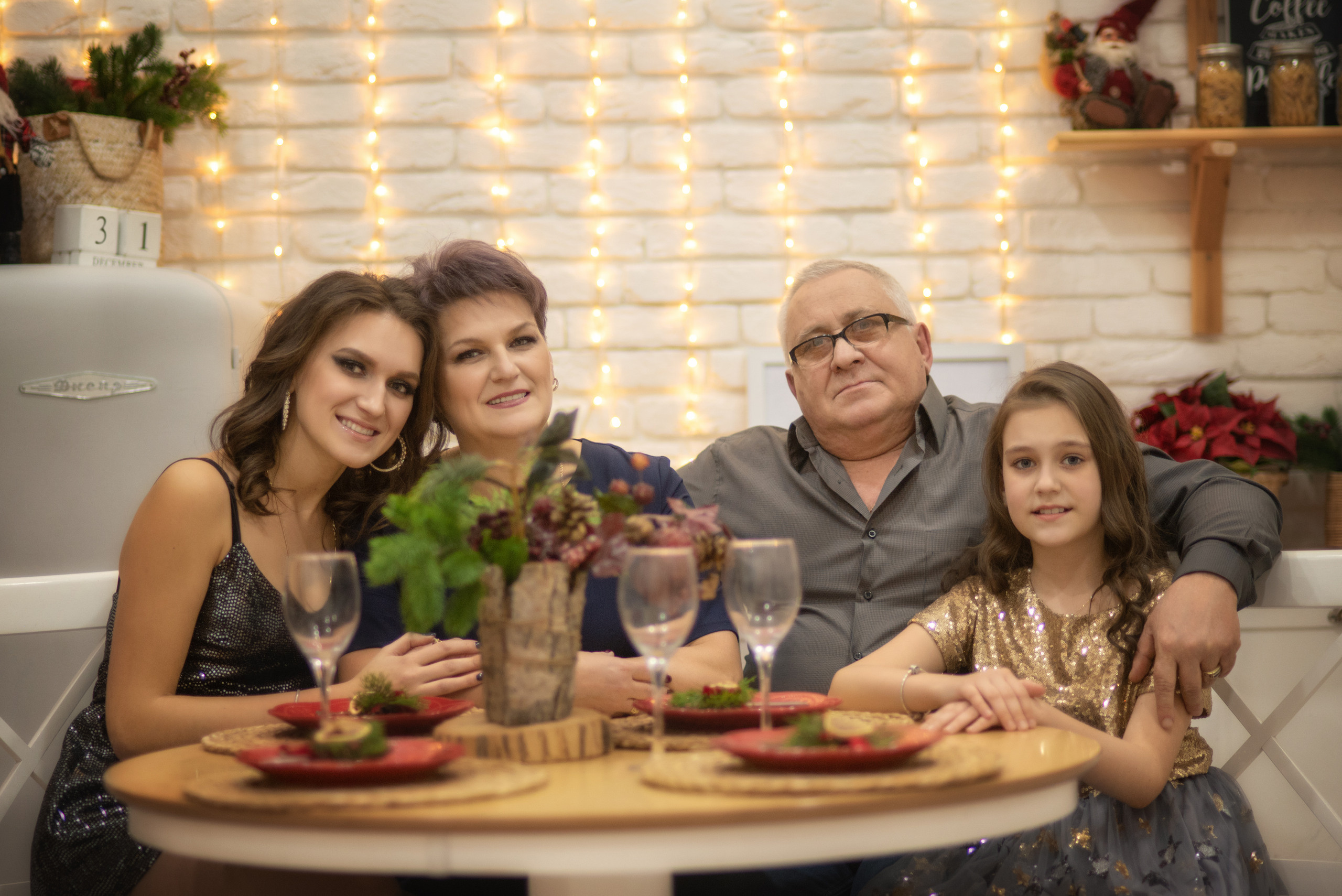 Теплая семейная новогодняя фотосессия. Семейный и детский фотограф в Ташкенте Луиза