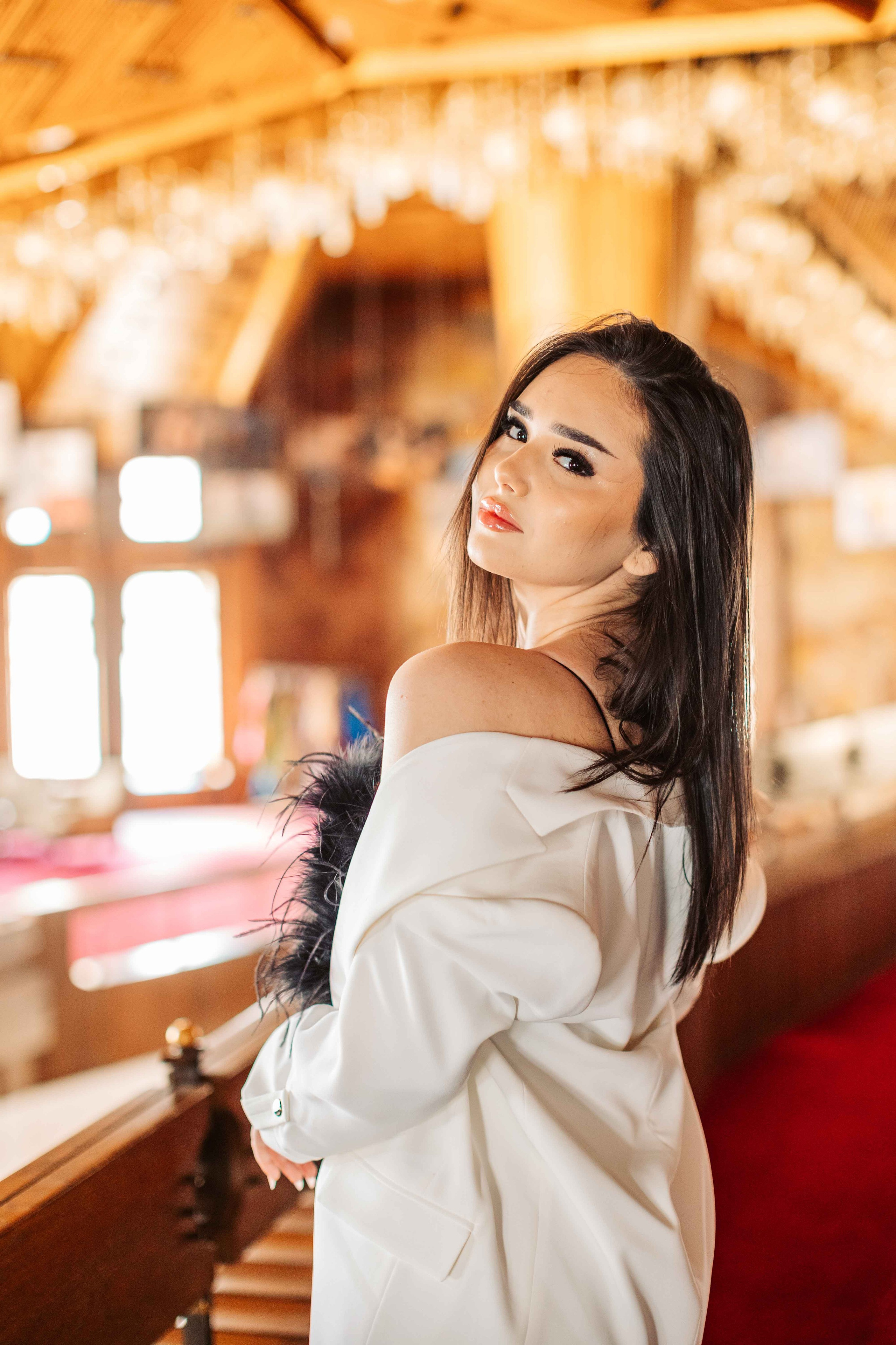 12C — Unirea. Contrast Studio