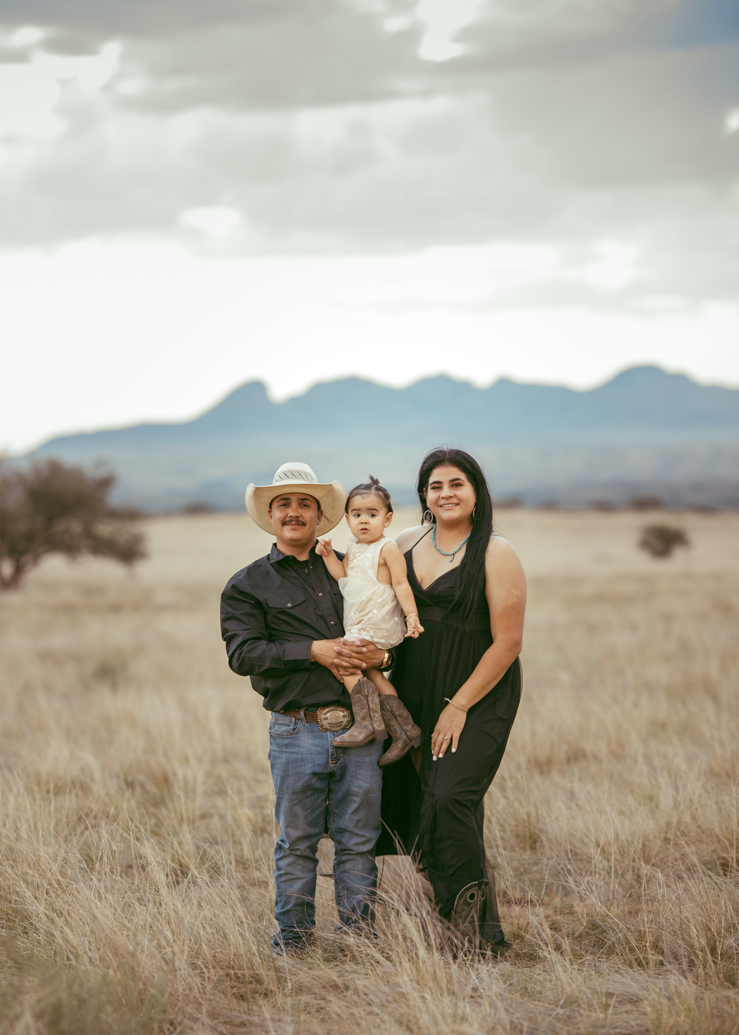 Family photographer Rochester Hills. Anastasia Post: Wedding and Editorial Photography