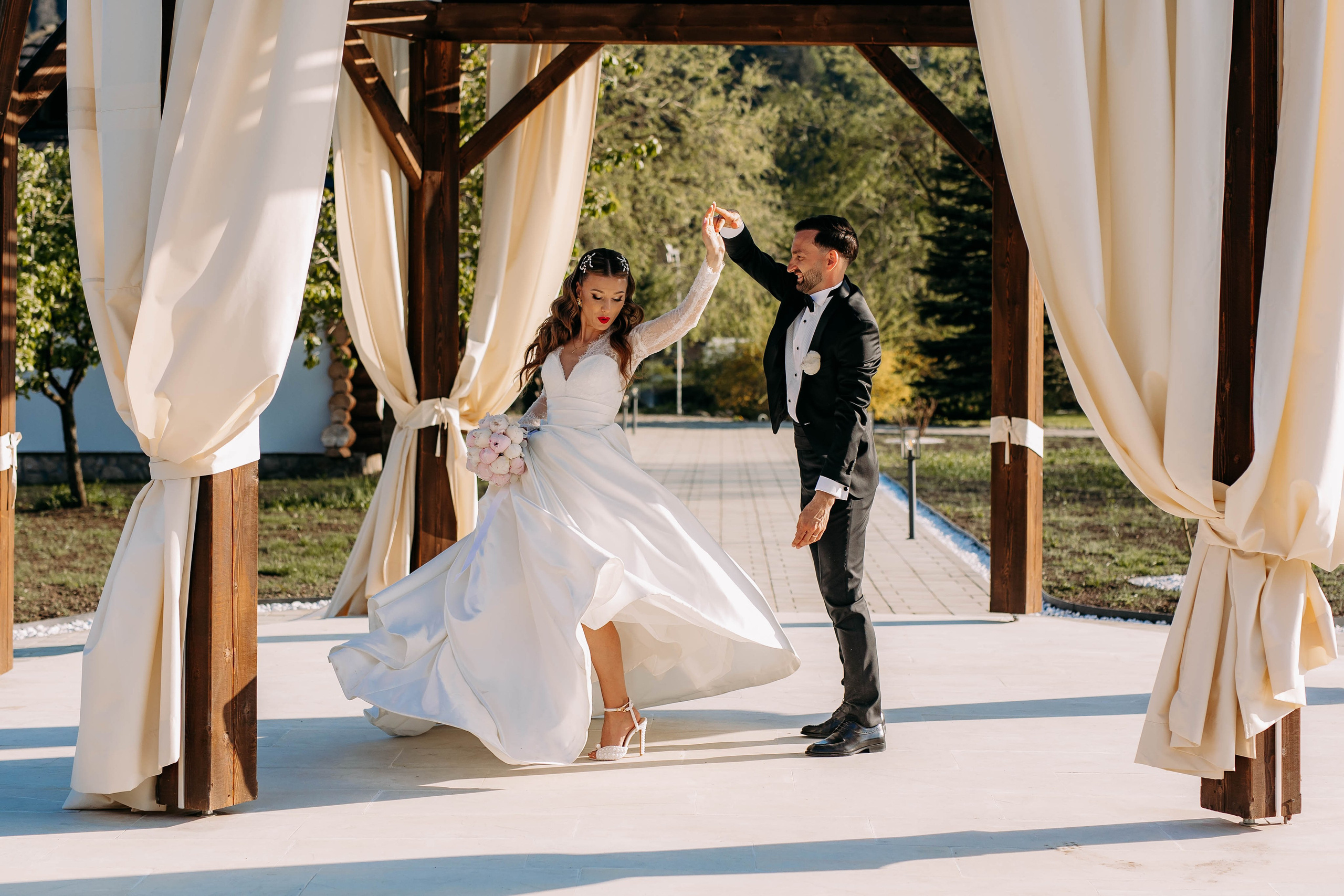 Nuntă Liliana & Emanuel. Photographer Miruna Buculei