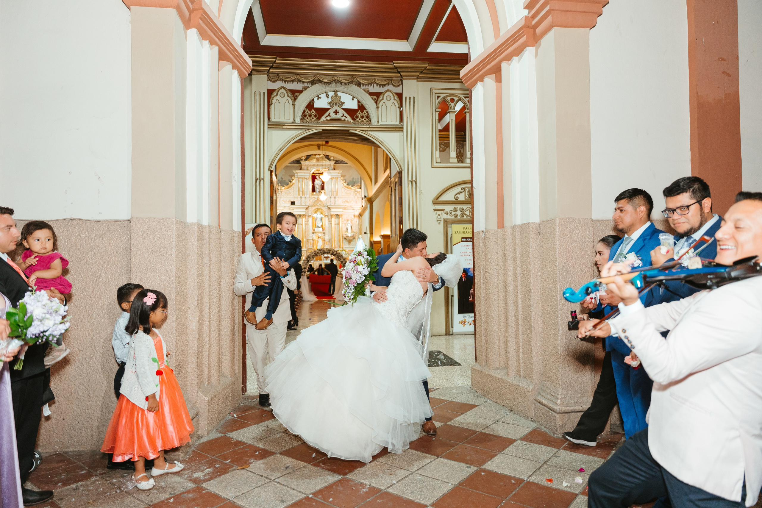 Pablo y Lizbeth. Fotógrafo de bodas en Loja Ecuador | Piero Alvarez PH