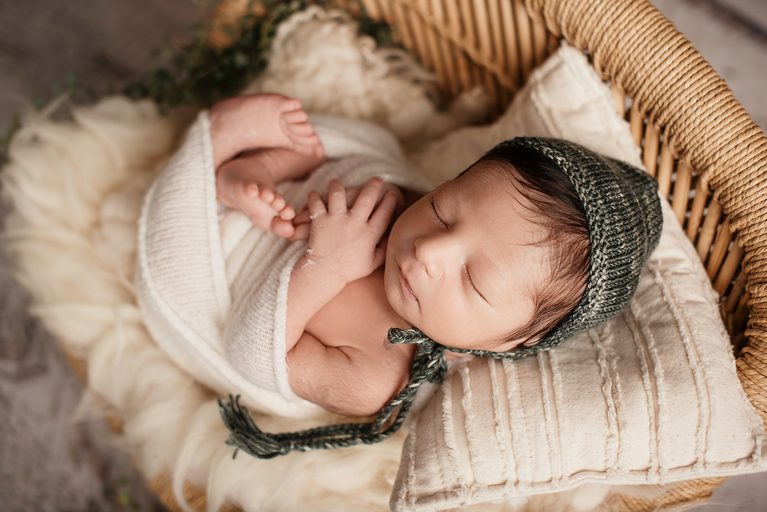 Koosha, 10 days. Newborn, pregnancy, family photographer in New Jersey