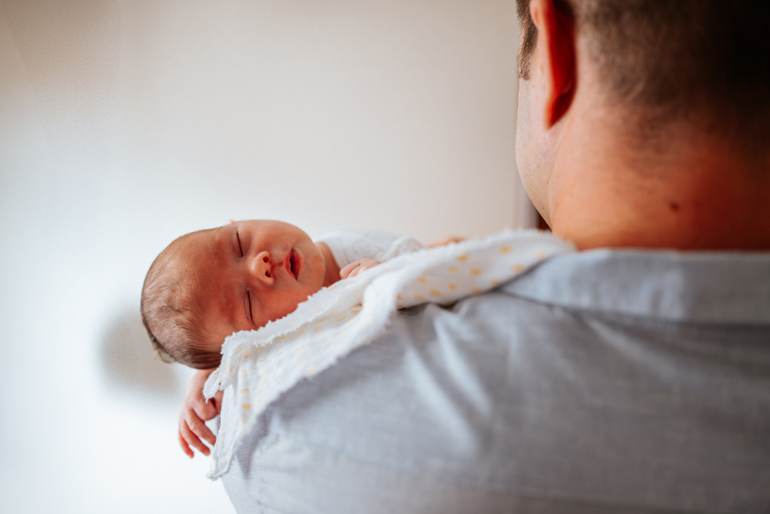Balša - fotografisanje bebe kod kuće. Dečiji i porodični fotograf