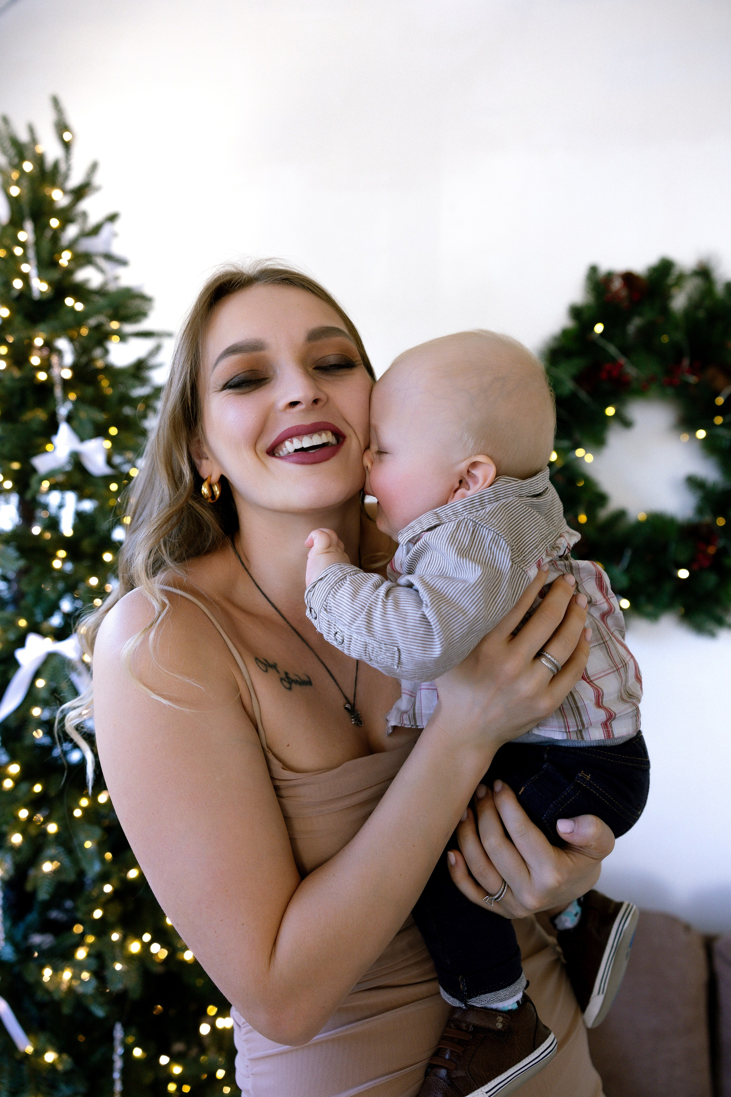 Christmas Family Photoshoot. Photographer Anastasia Nagibina