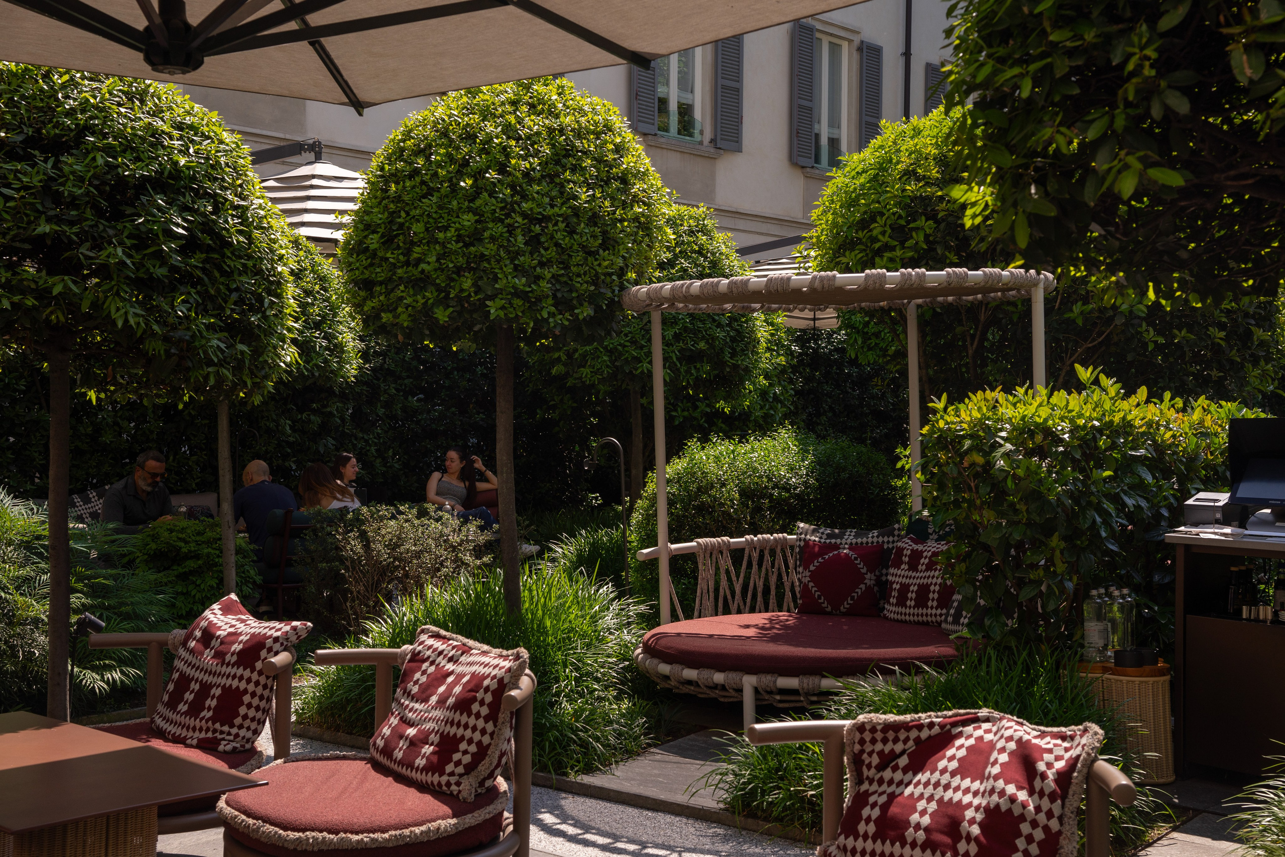 Four Seasons Milan. Hotel and travel photographer