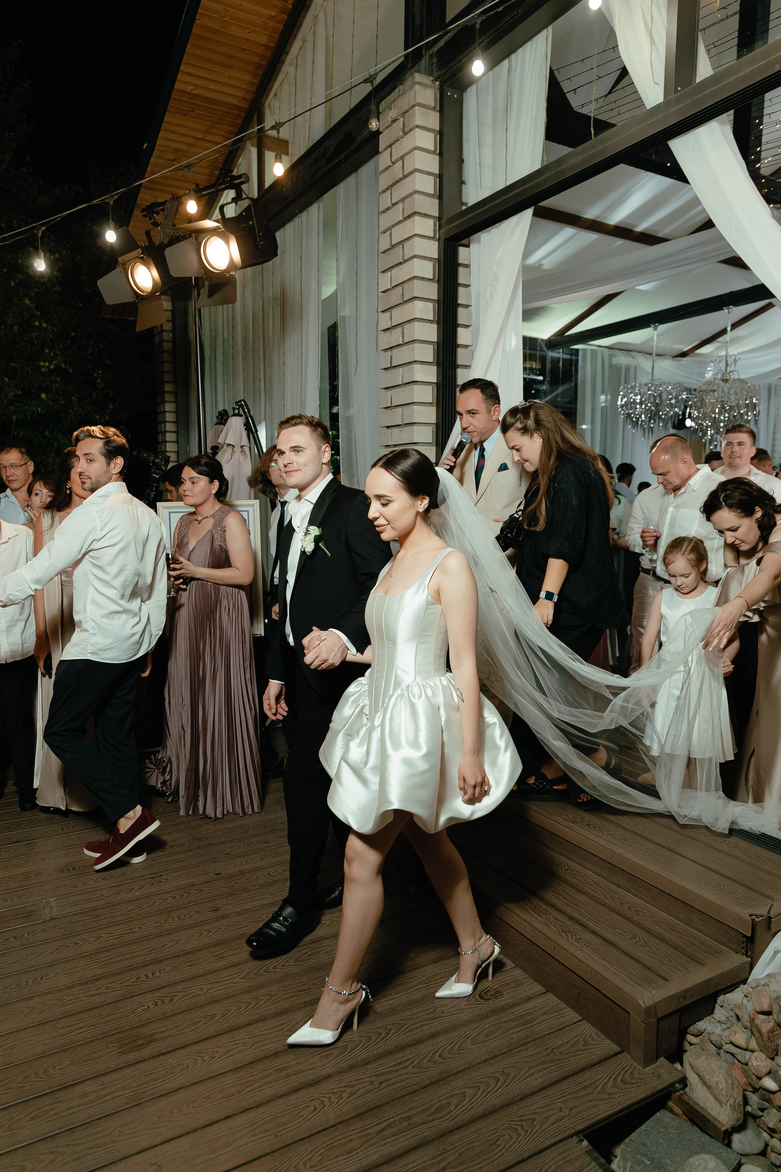 Thomas & Suyumbika. Главная