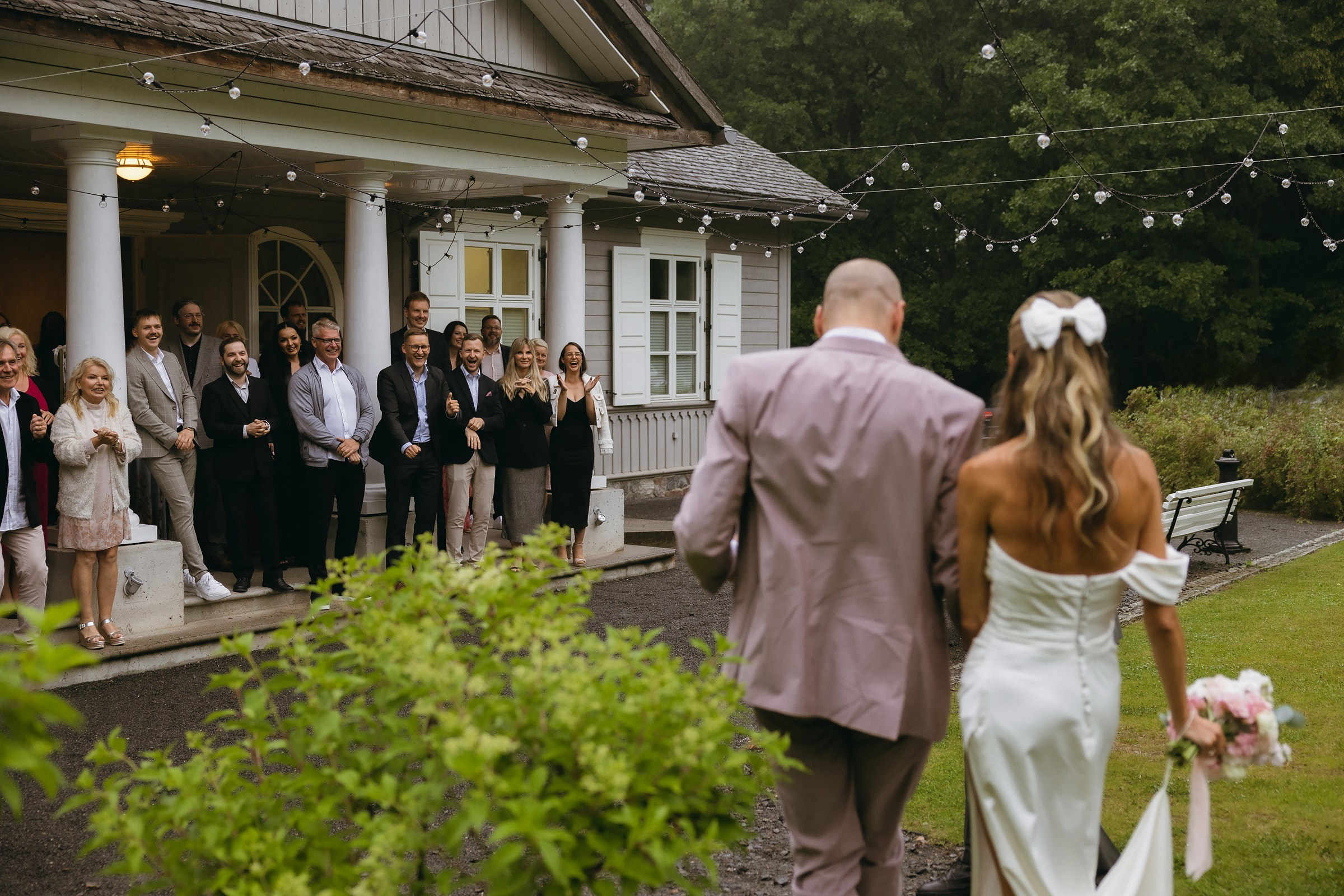 Justė ir Henrikas | Lietingos jaukios vestuvės Palangoje. Vestuvių ir šeimų fotografė Lena Bondarenko / belove photo