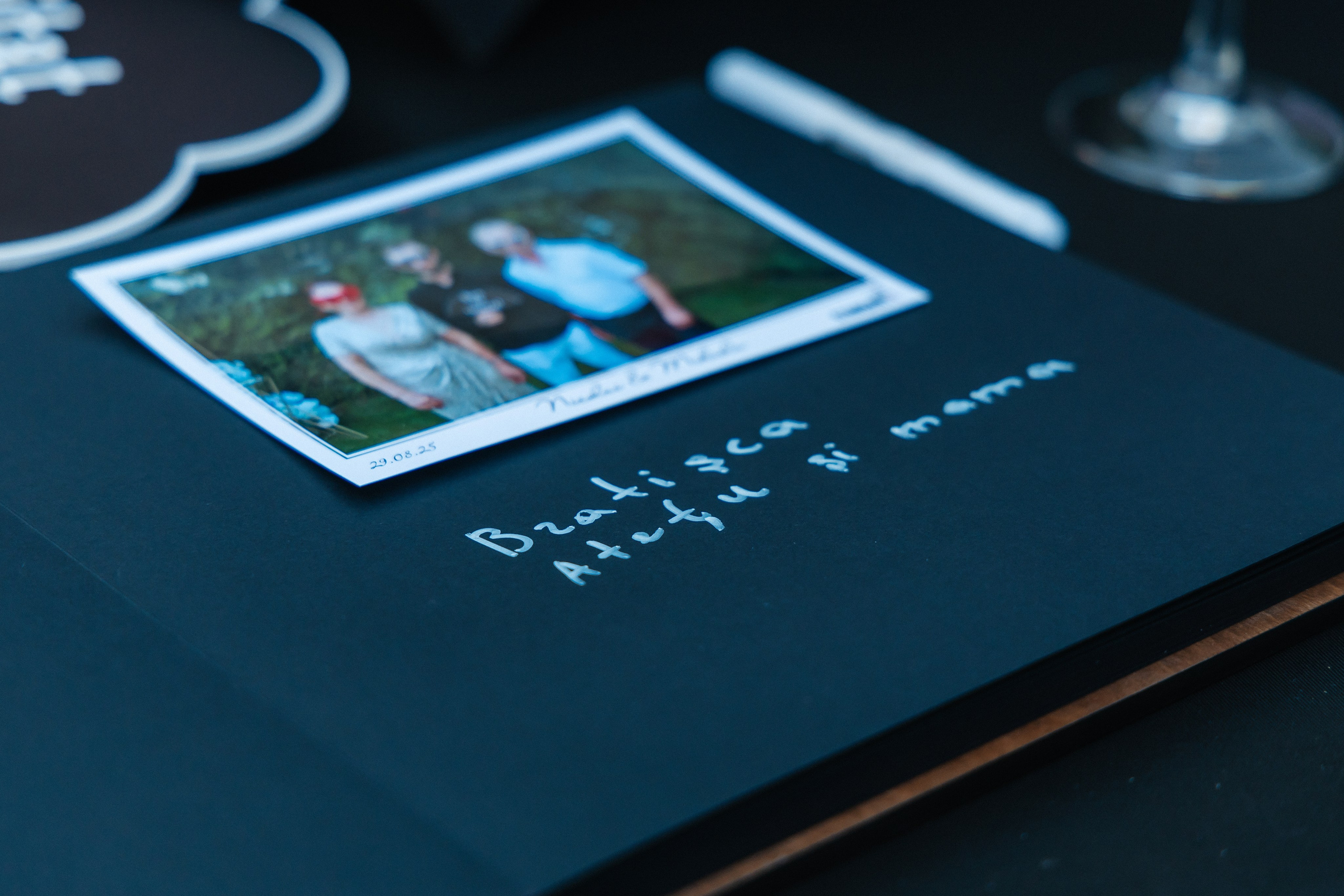 Cabina foto | EventBox.md | Cabina foto pentru nunta ta. Standart Studio - Servicii foto video pentru nuntă în Moldova Chișinău