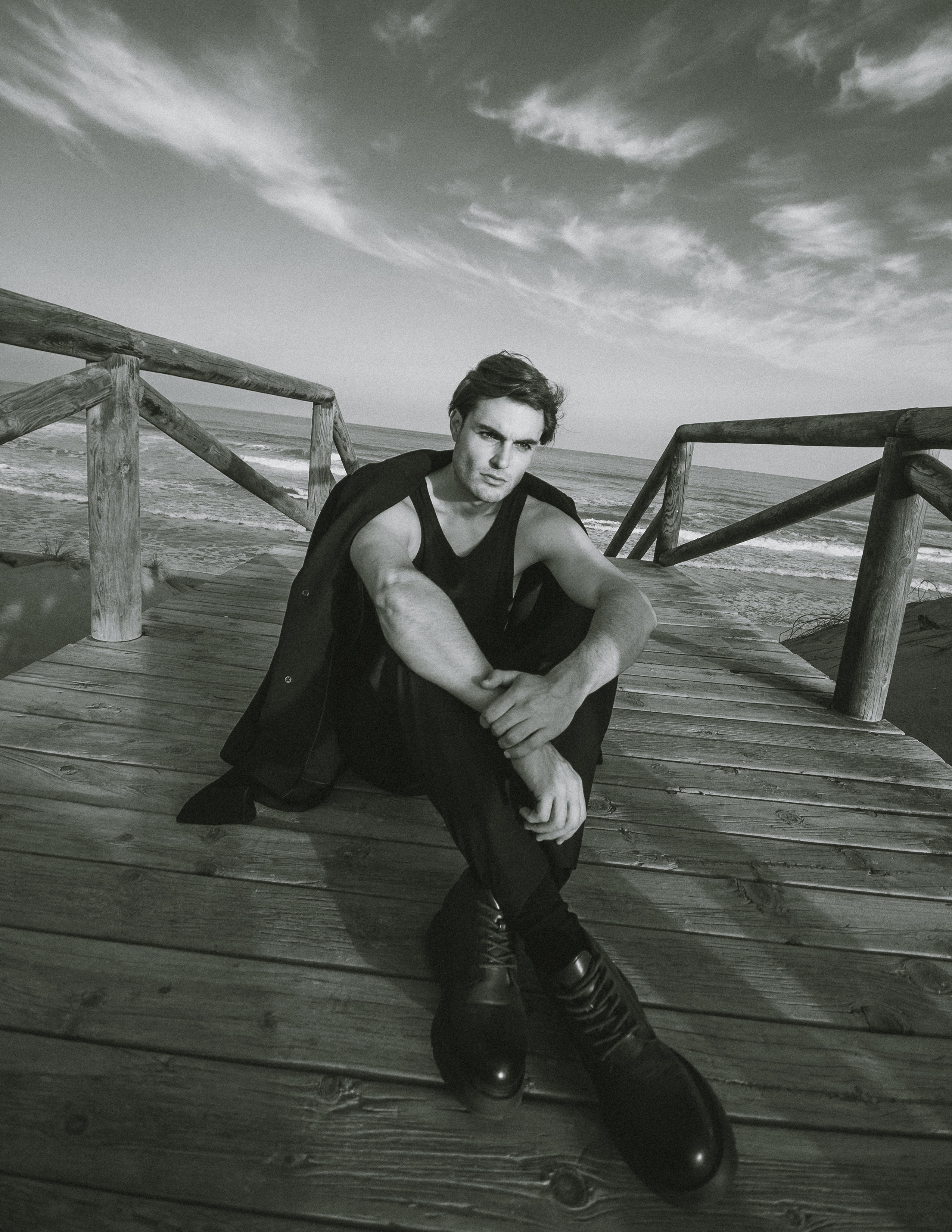 Фотосессия для актера Jaime Medina в дюнах — фотограф Андрей Луковников, Испания (Гуардамар, Аликанте, Торревьеха)