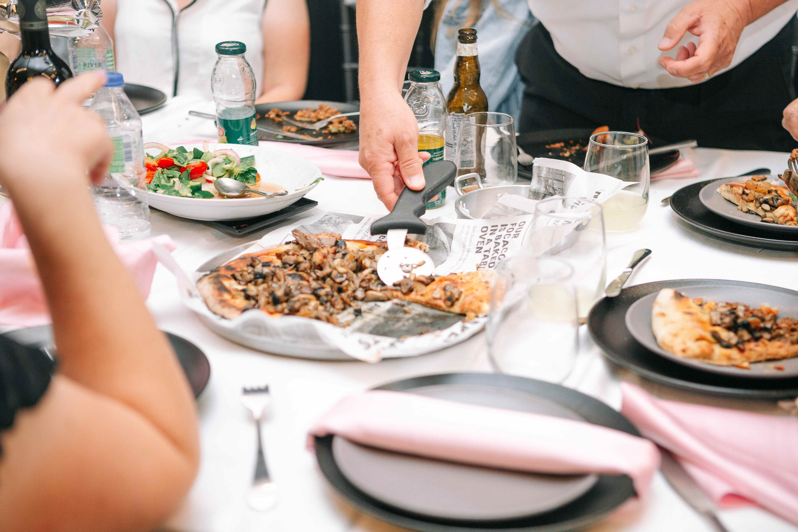 PARTY WITH FRIENDS. Https://shi-photo.com/