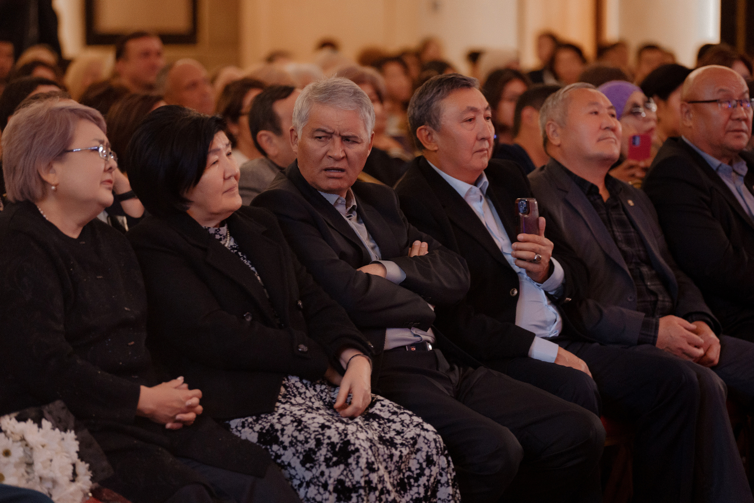 Concert Music of Ulan Asamudinov. Азимжан Нуритдинходжаев — свадебный фотограф