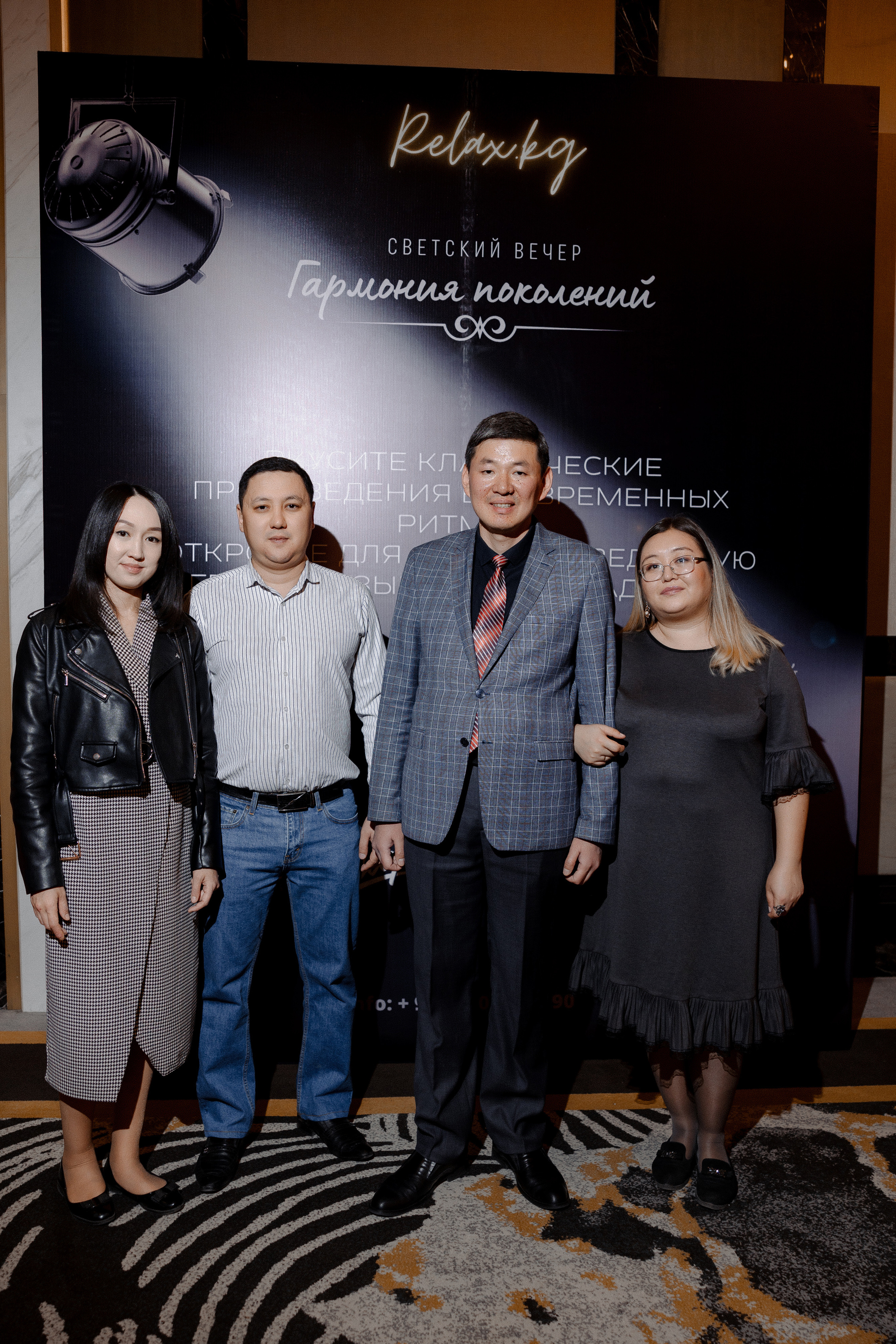 Concert Music of Ulan Asamudinov. Азимжан Нуритдинходжаев — свадебный фотограф