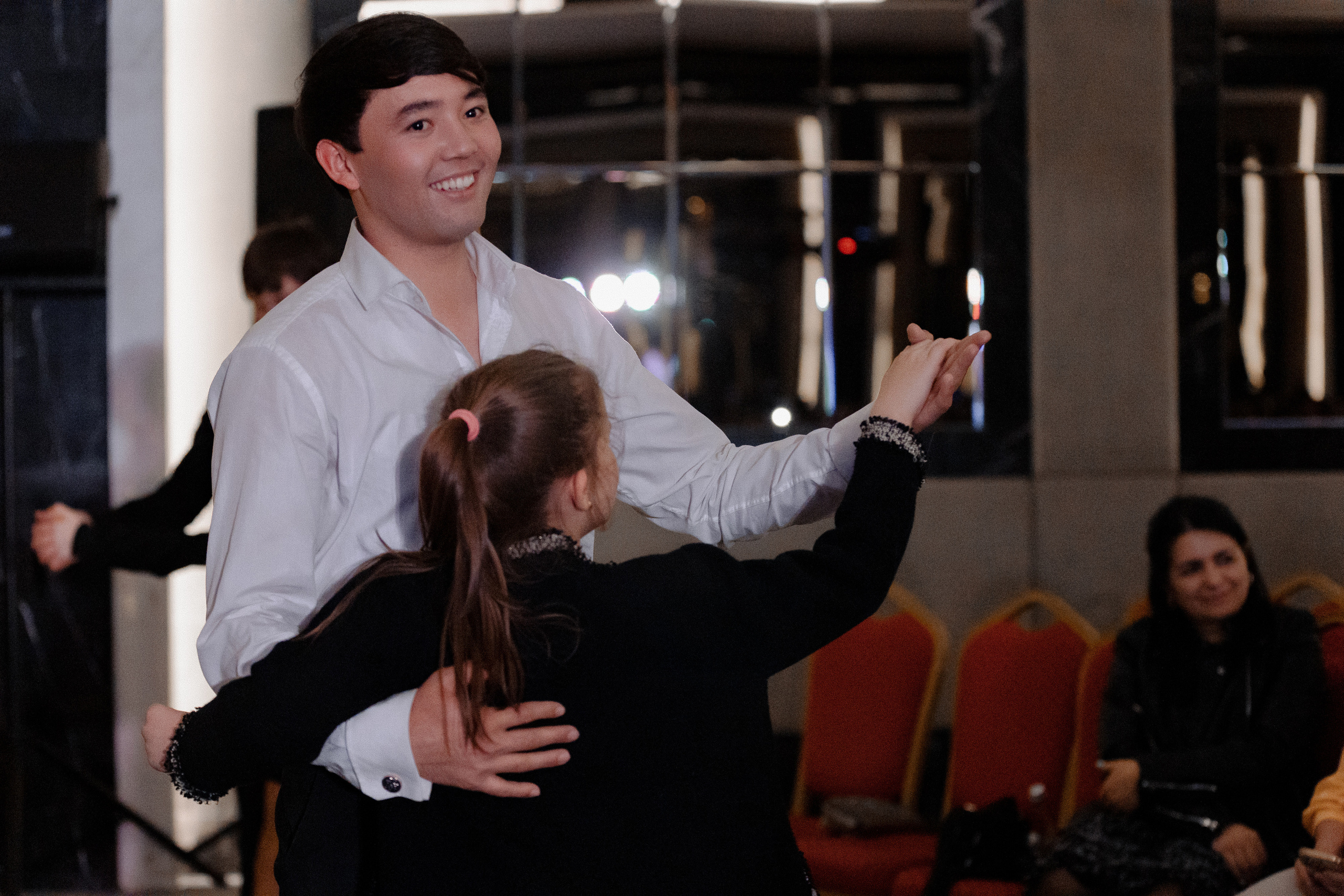 Concert Music of Ulan Asamudinov. Азимжан Нуритдинходжаев — свадебный фотограф