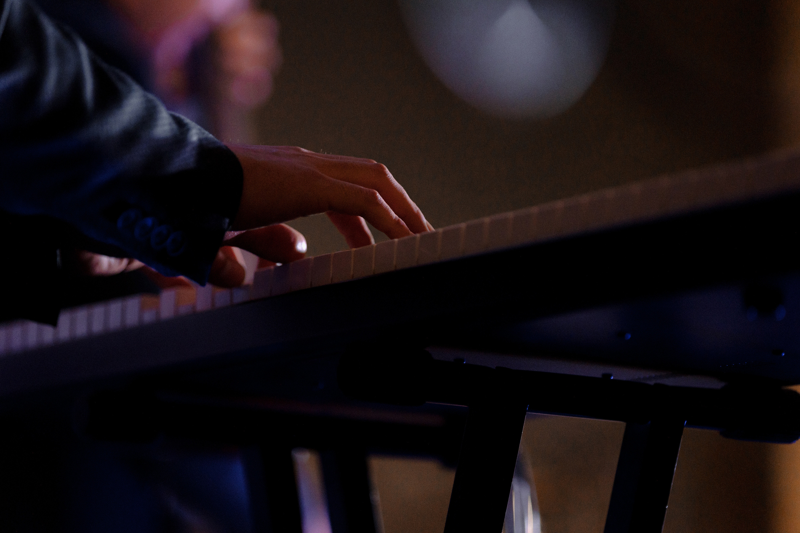 Concert Music of Ulan Asamudinov. Азимжан Нуритдинходжаев — свадебный фотограф