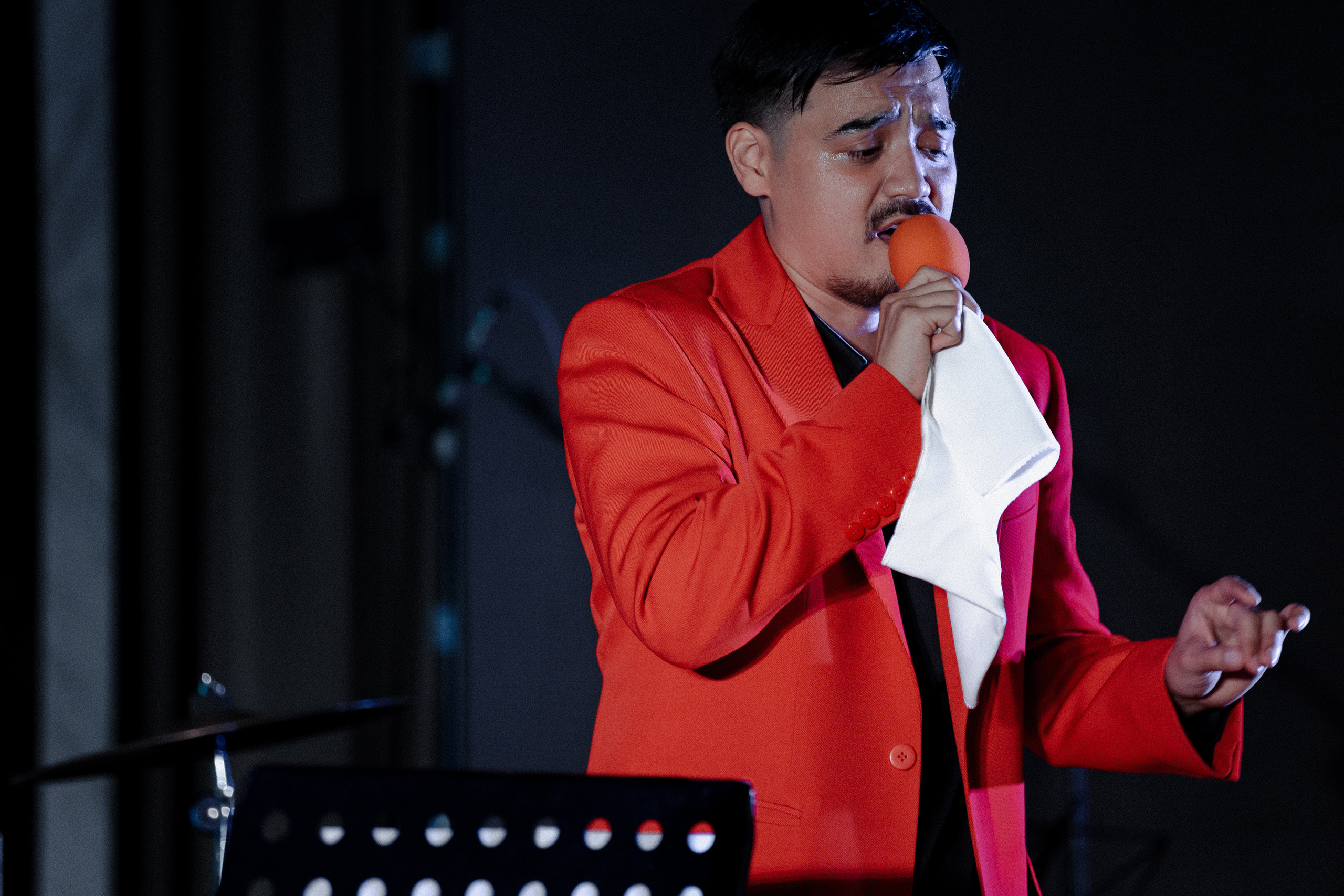 Concert Music of Ulan Asamudinov. Азимжан Нуритдинходжаев — свадебный фотограф