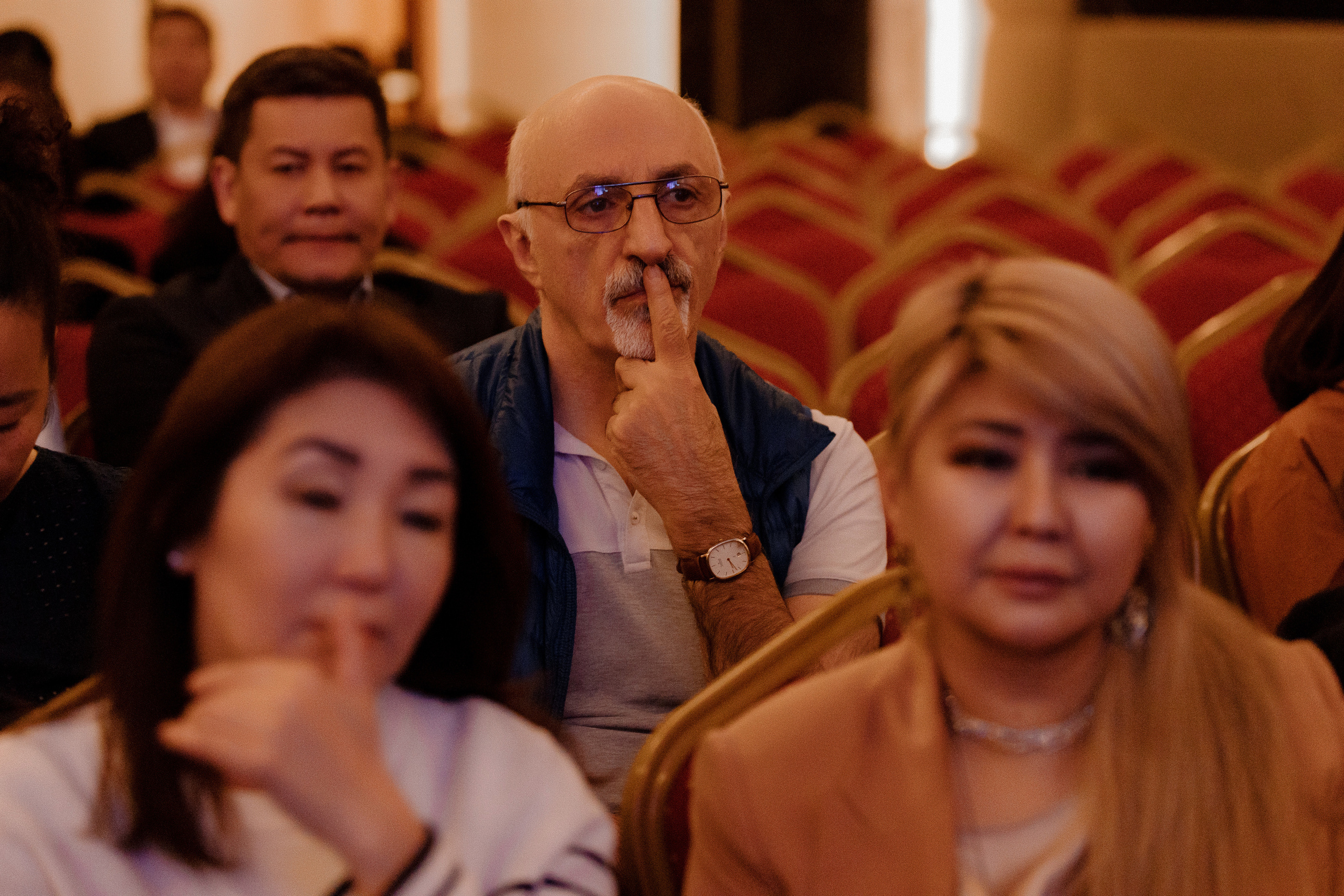 Concert Music of Ulan Asamudinov. Азимжан Нуритдинходжаев — свадебный фотограф