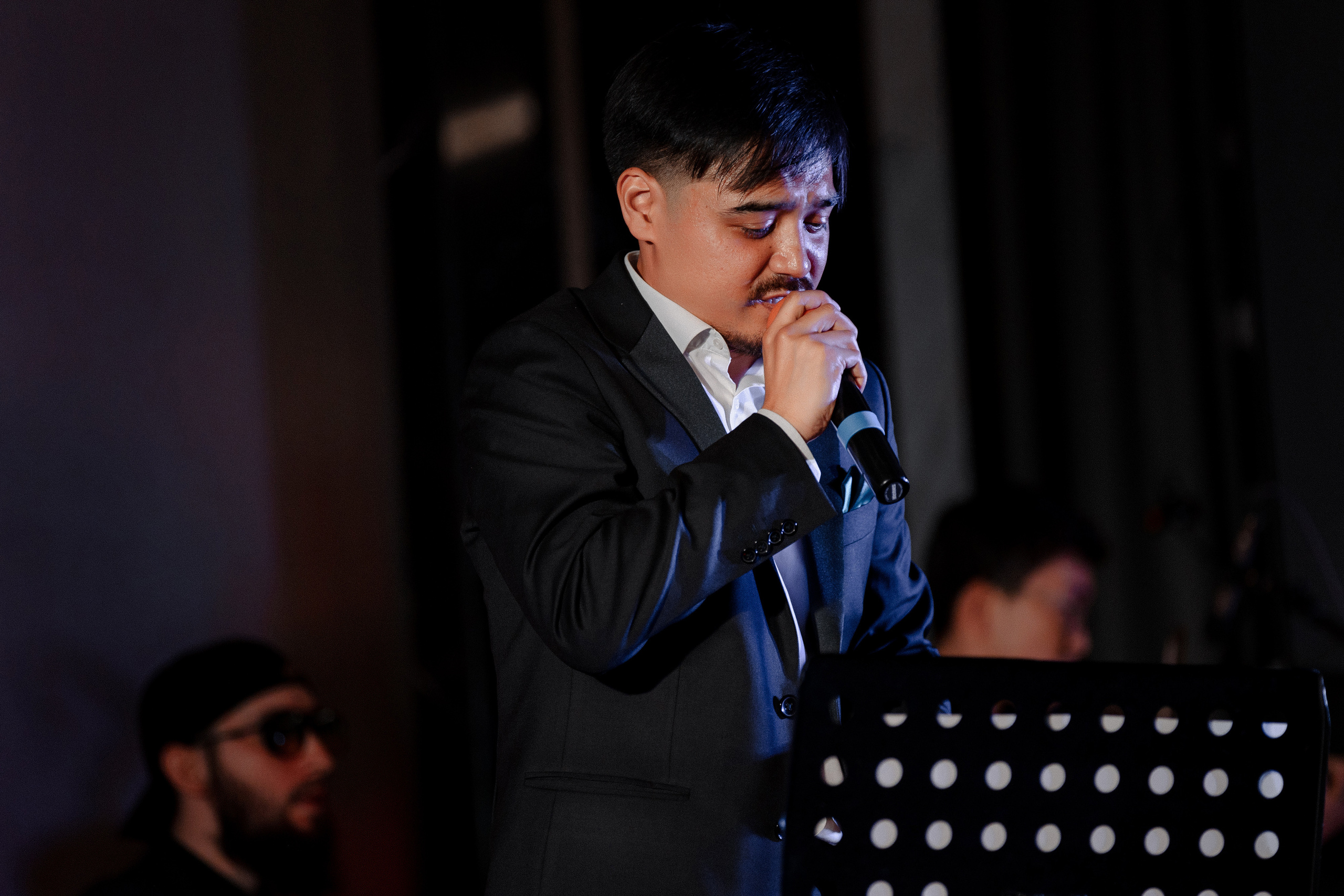 Concert Music of Ulan Asamudinov. Азимжан Нуритдинходжаев — свадебный фотограф