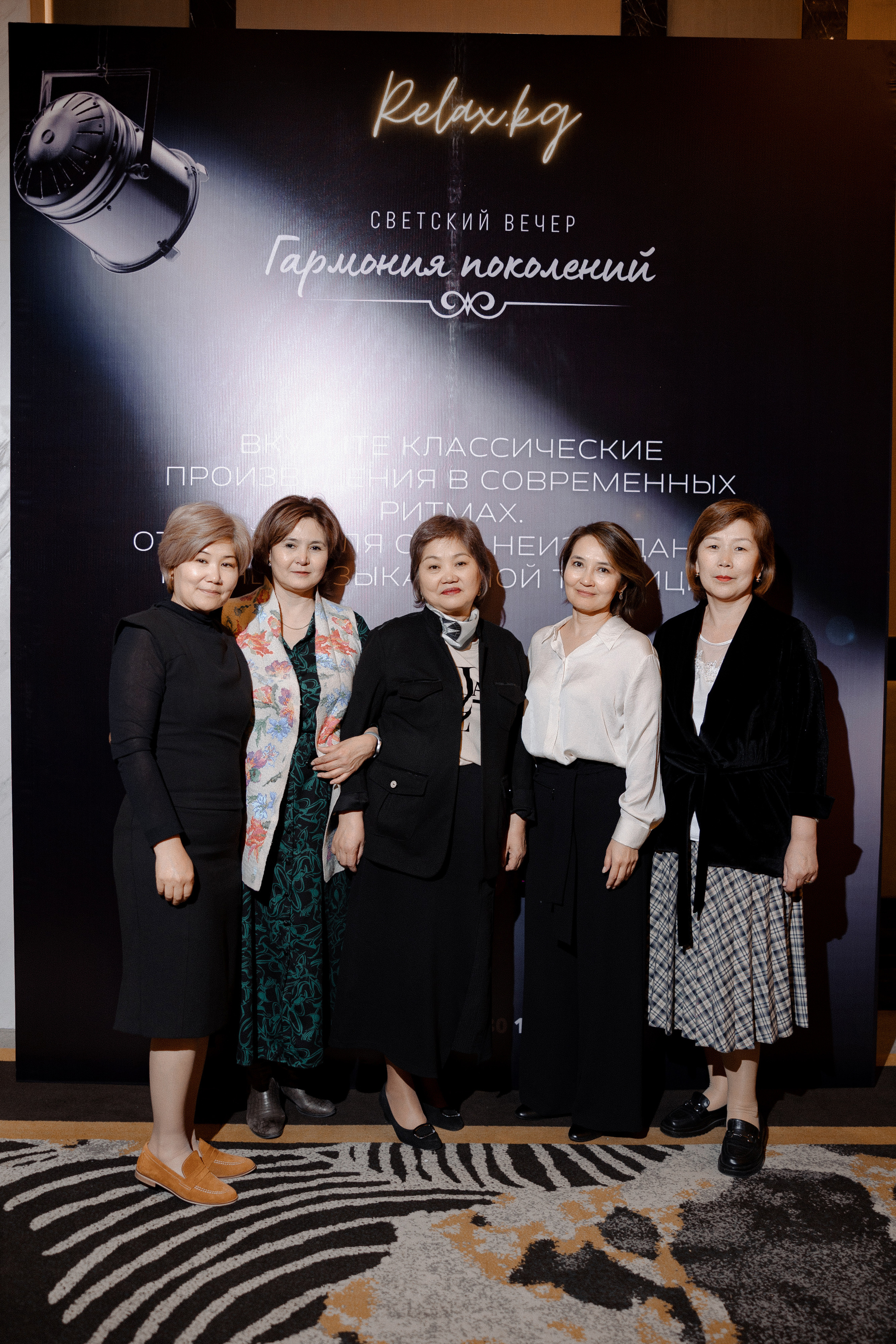 Concert Music of Ulan Asamudinov. Азимжан Нуритдинходжаев — свадебный фотограф