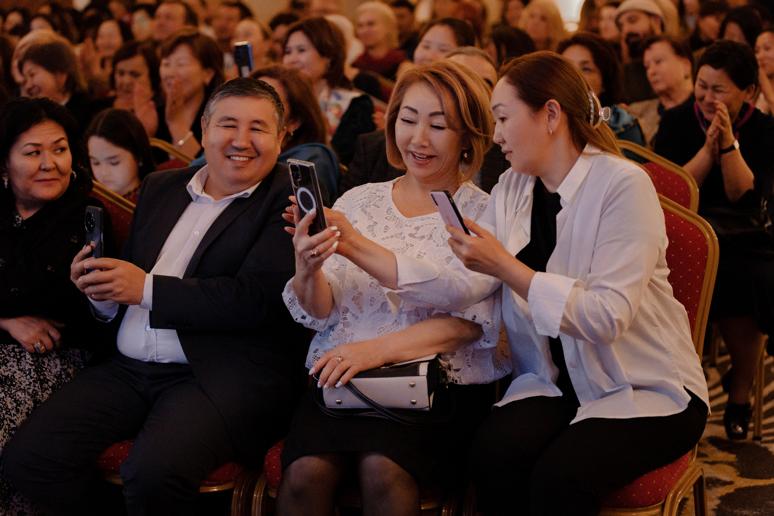 Concert Music of Ulan Asamudinov. Азимжан Нуритдинходжаев — свадебный фотограф
