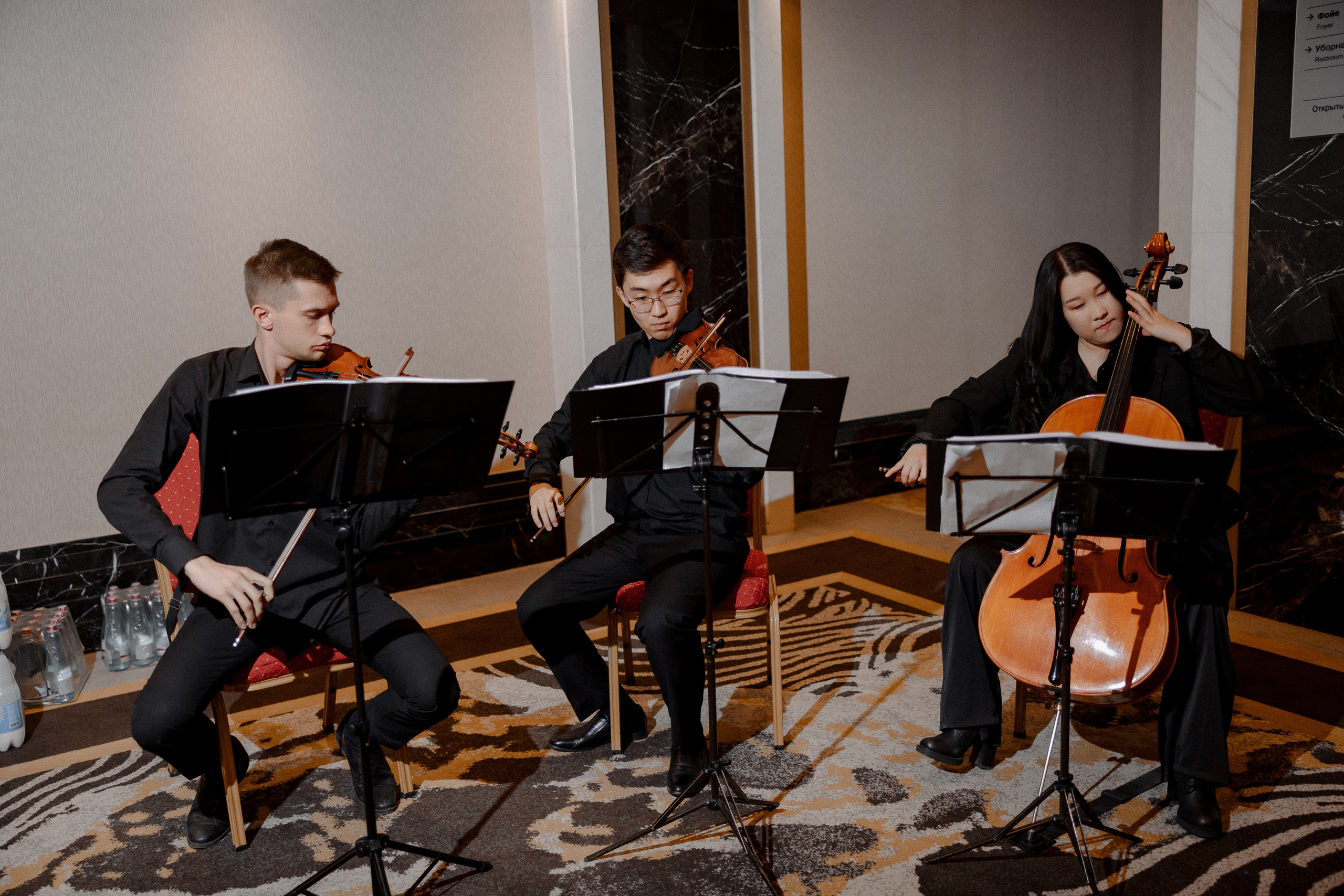 Concert Music of Ulan Asamudinov. Азимжан Нуритдинходжаев — свадебный фотограф