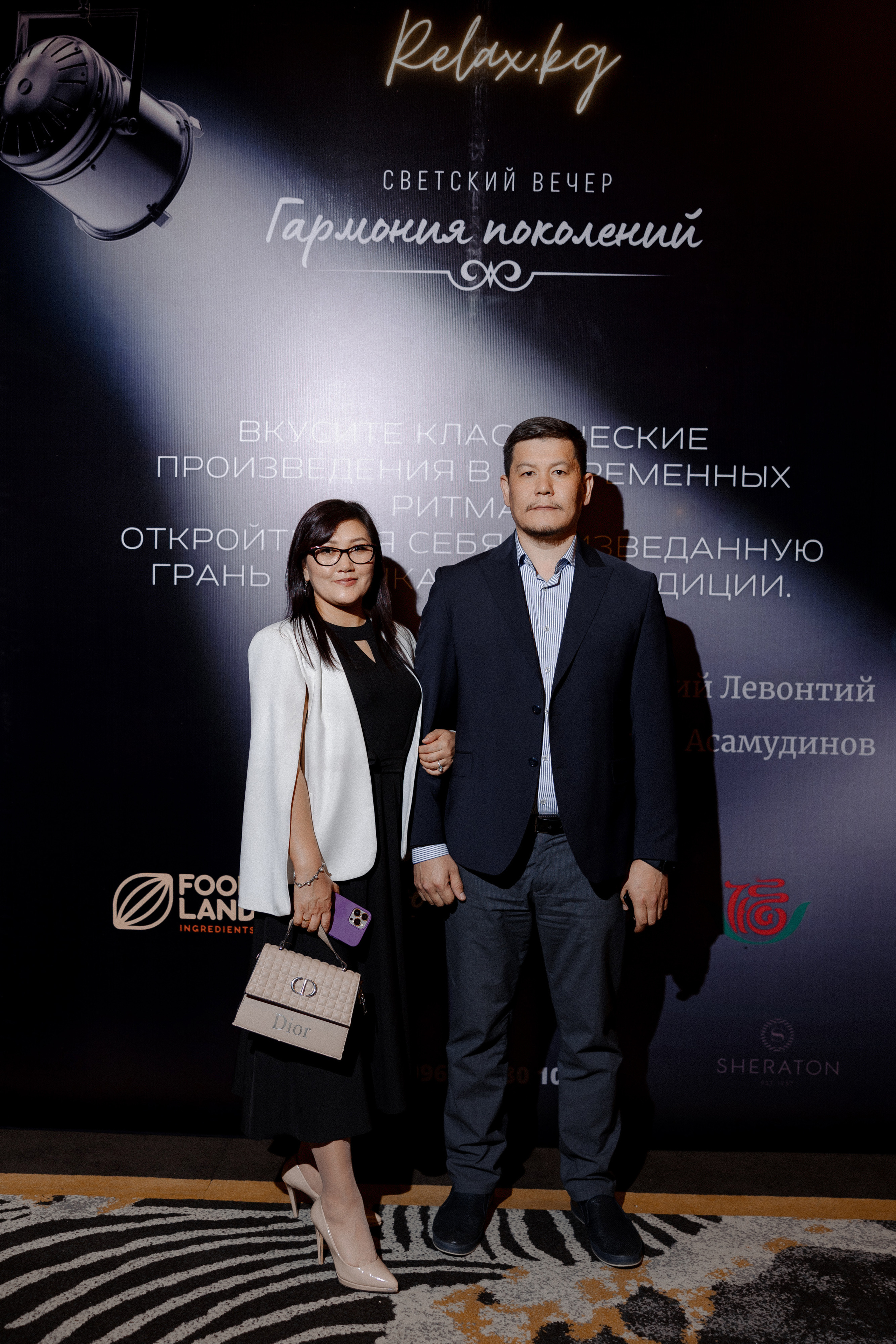 Concert Music of Ulan Asamudinov. Азимжан Нуритдинходжаев — свадебный фотограф