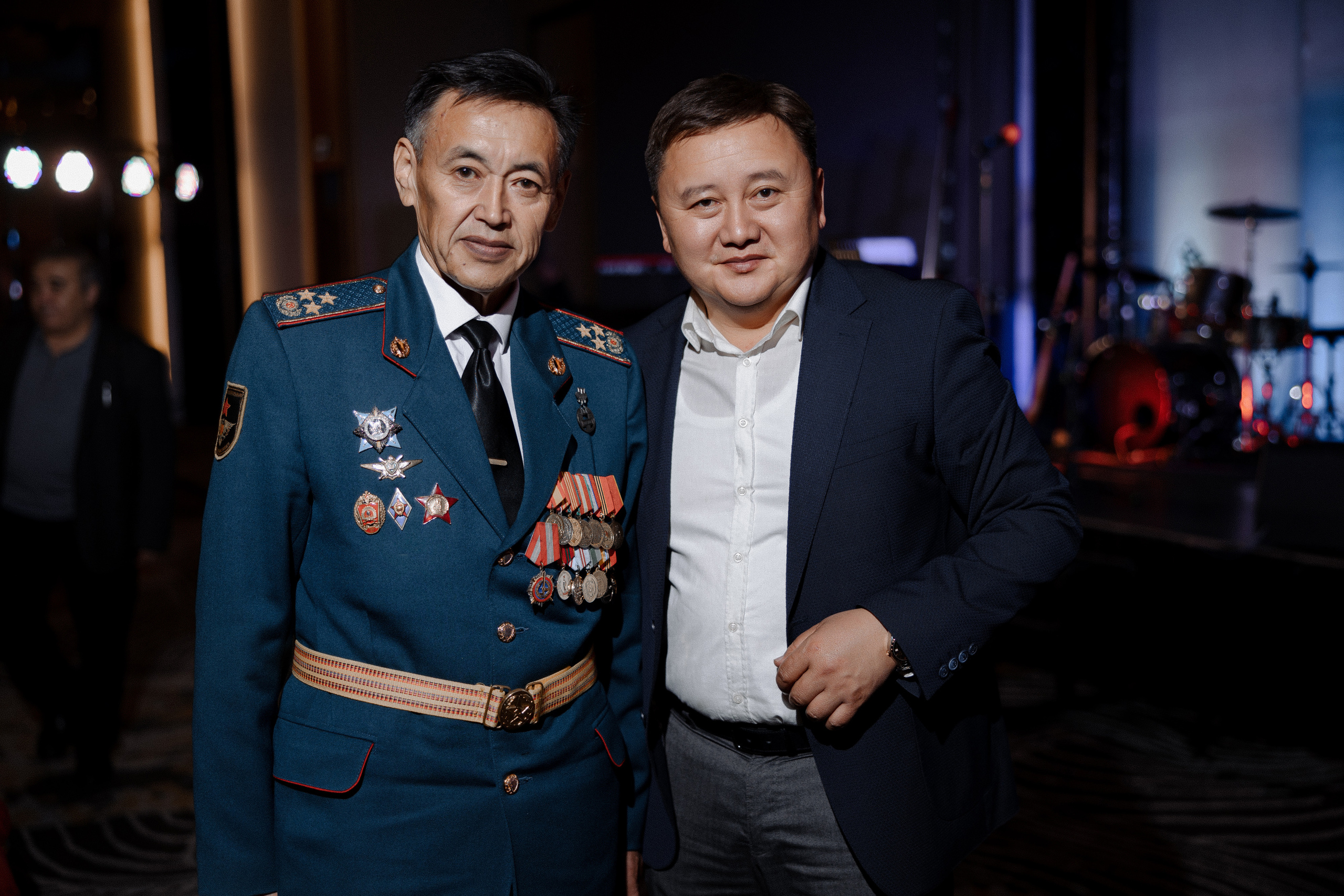 Concert Music of Ulan Asamudinov. Азимжан Нуритдинходжаев — свадебный фотограф