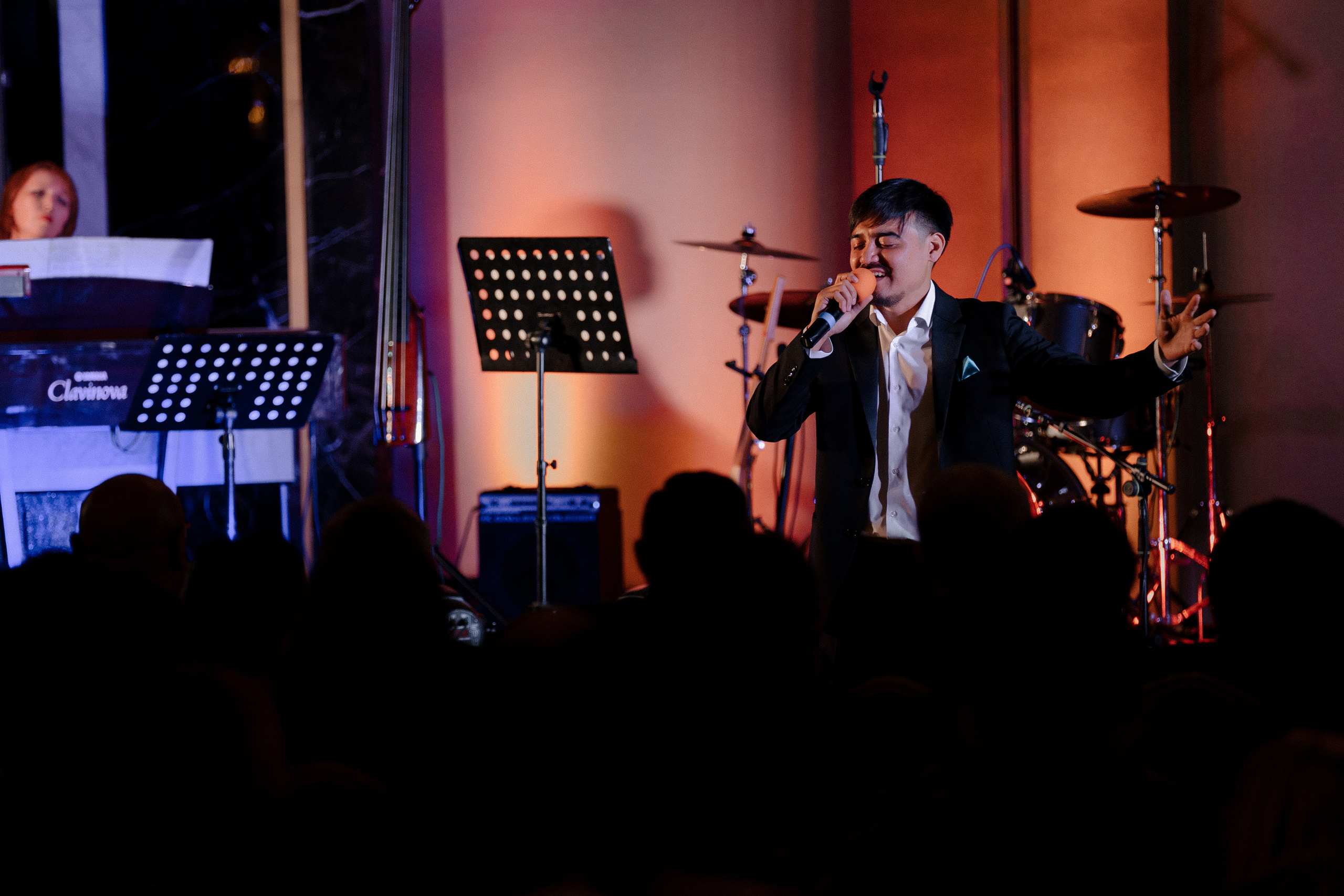 Concert Music of Ulan Asamudinov. Азимжан Нуритдинходжаев — свадебный фотограф