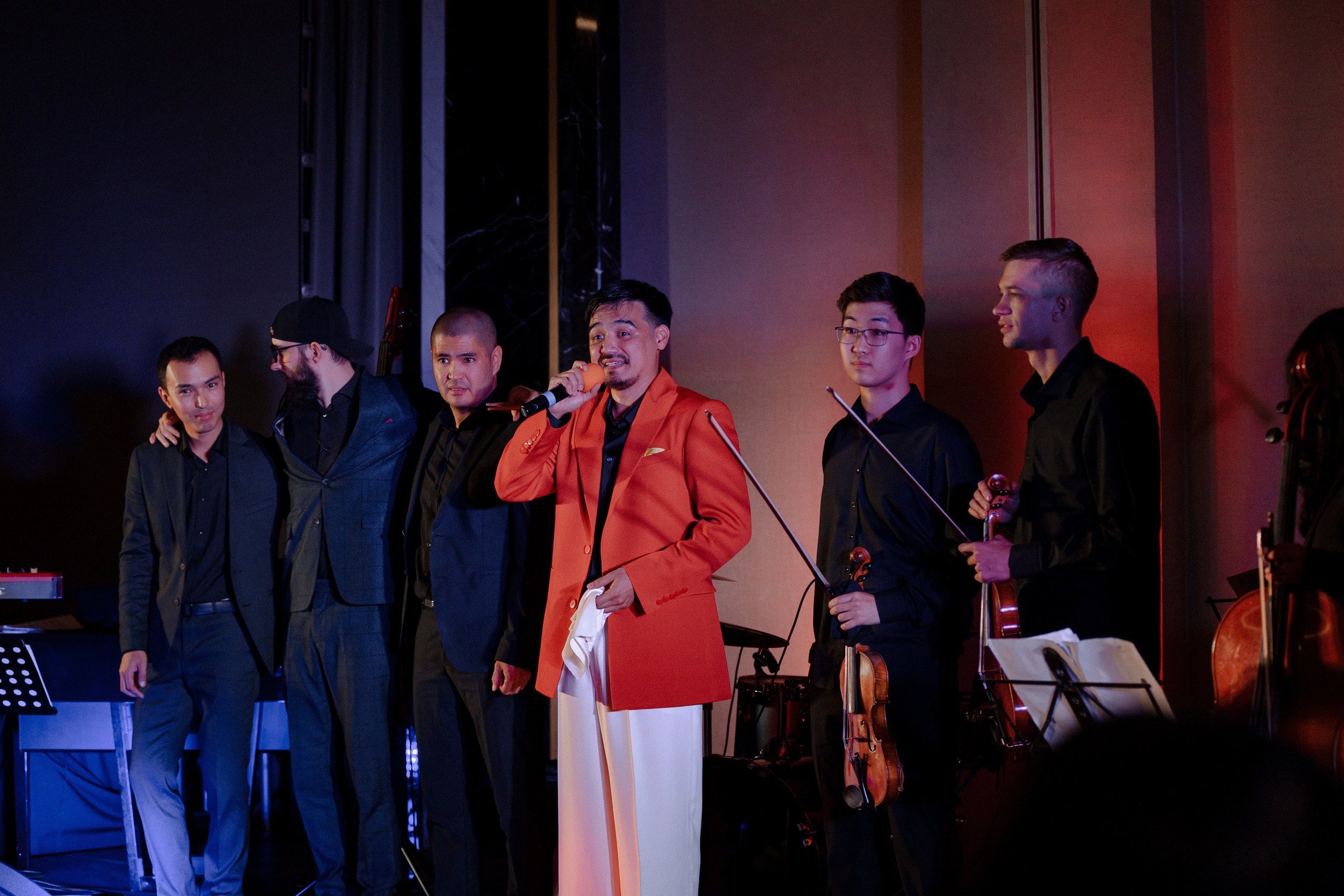 Concert Music of Ulan Asamudinov. Азимжан Нуритдинходжаев — свадебный фотограф