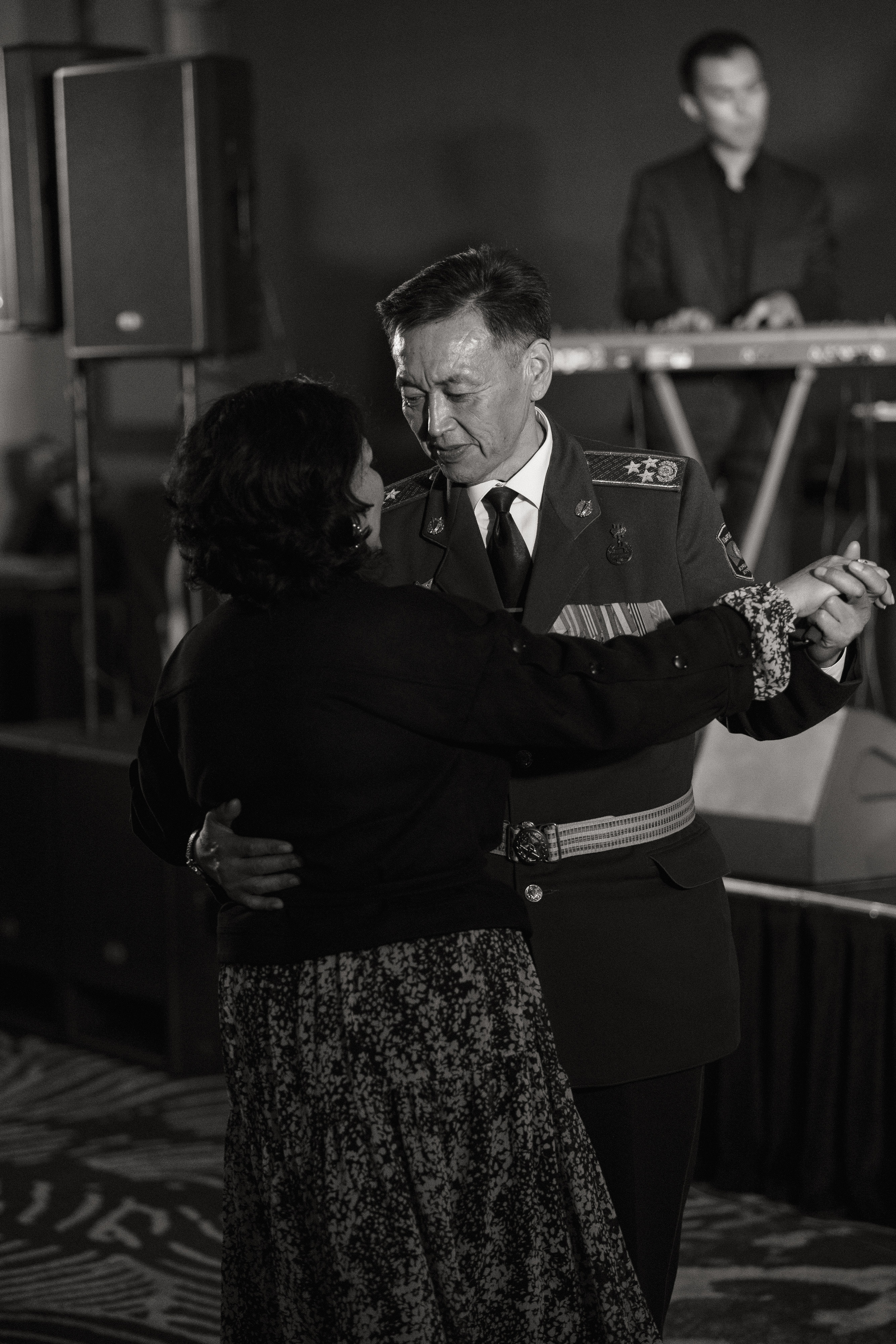 Concert Music of Ulan Asamudinov. Азимжан Нуритдинходжаев — свадебный фотограф