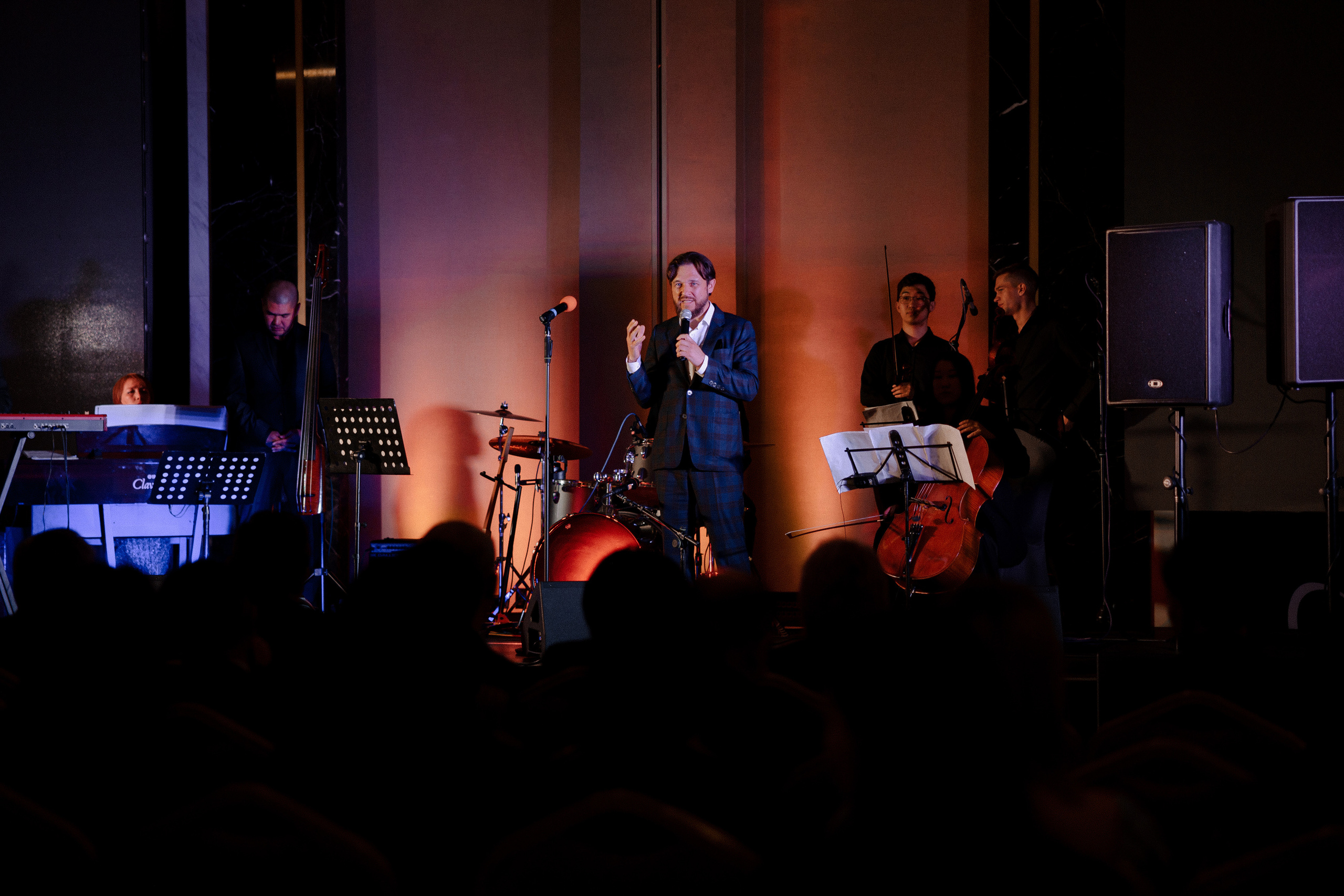 Concert Music of Ulan Asamudinov. Азимжан Нуритдинходжаев — свадебный фотограф