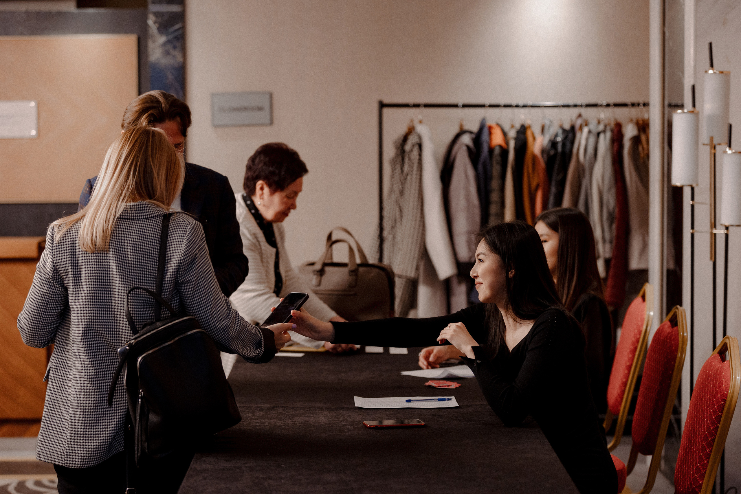 Concert Music of Ulan Asamudinov. Азимжан Нуритдинходжаев — свадебный фотограф