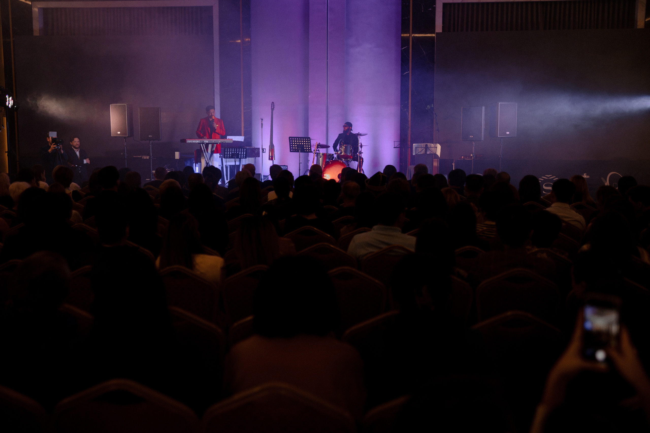 Concert Music of Ulan Asamudinov. Азимжан Нуритдинходжаев — свадебный фотограф