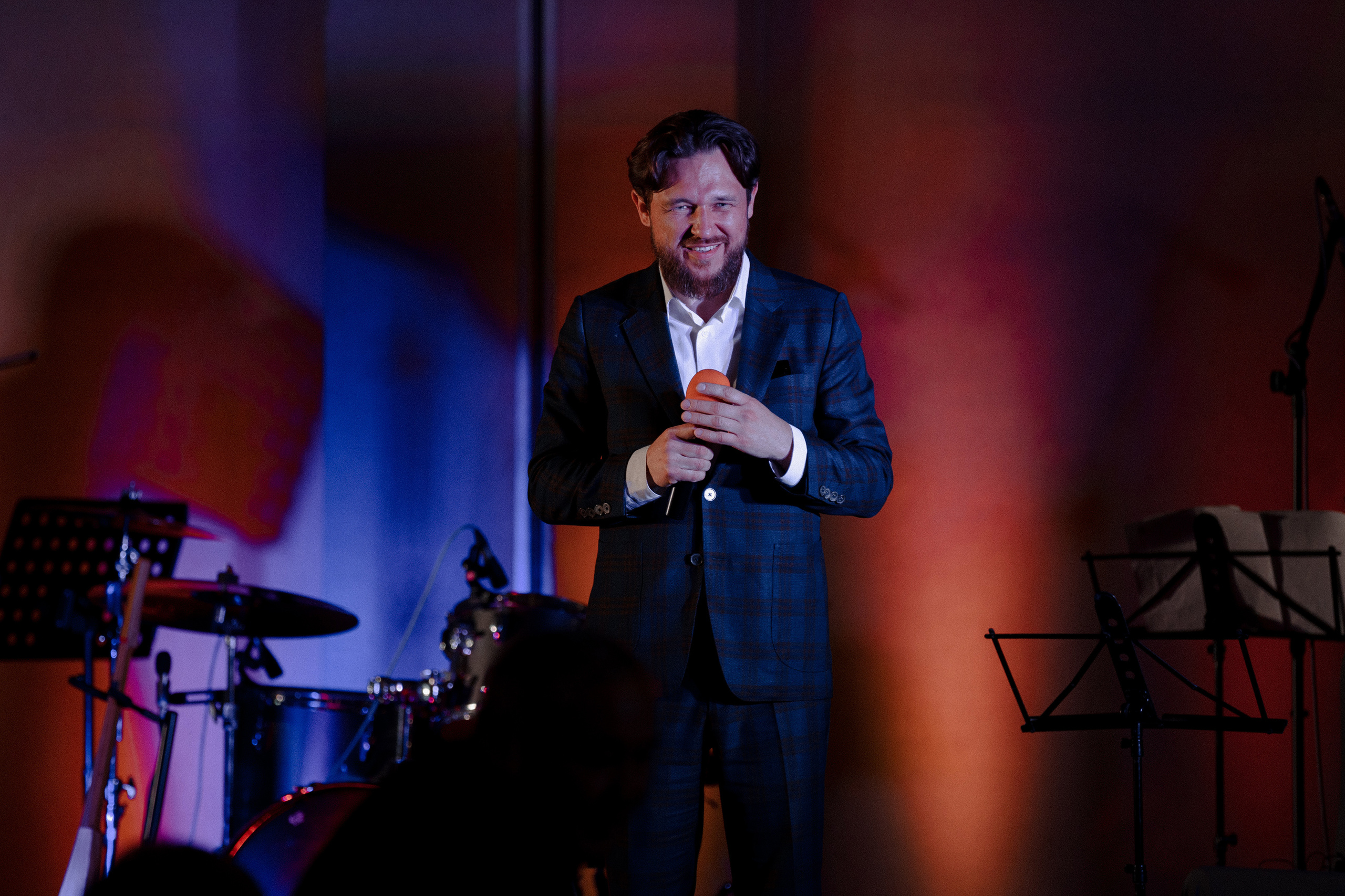 Concert Music of Ulan Asamudinov. Азимжан Нуритдинходжаев — свадебный фотограф