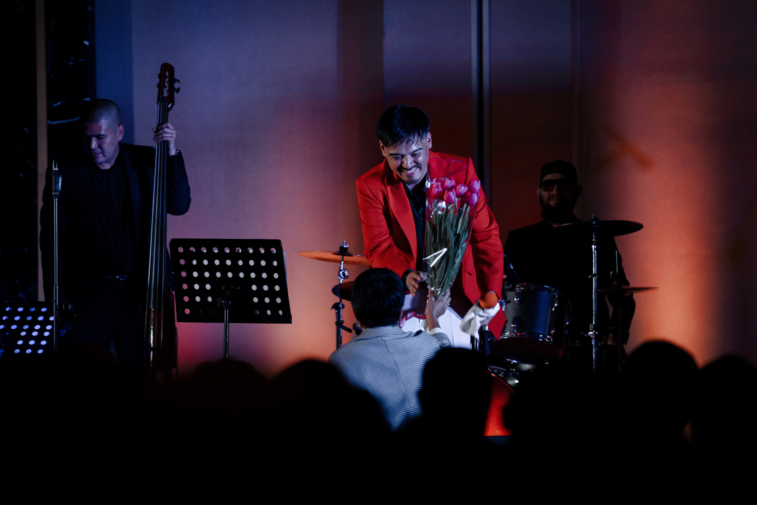 Concert Music of Ulan Asamudinov. Азимжан Нуритдинходжаев — свадебный фотограф